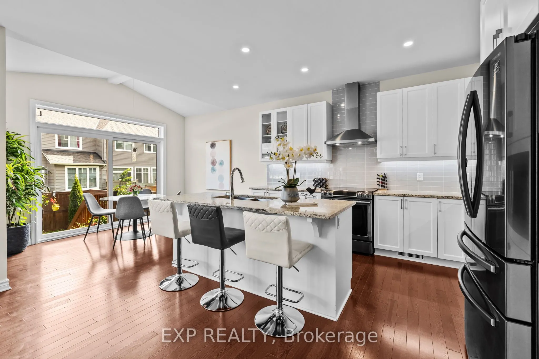 593 Vivera Place