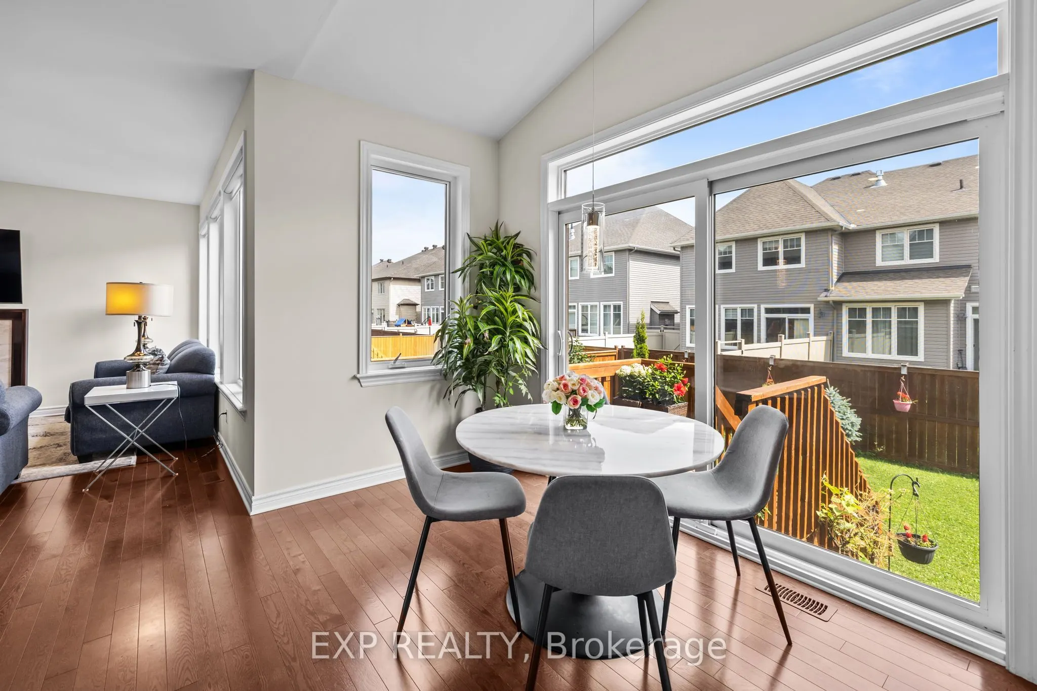 593 Vivera Place