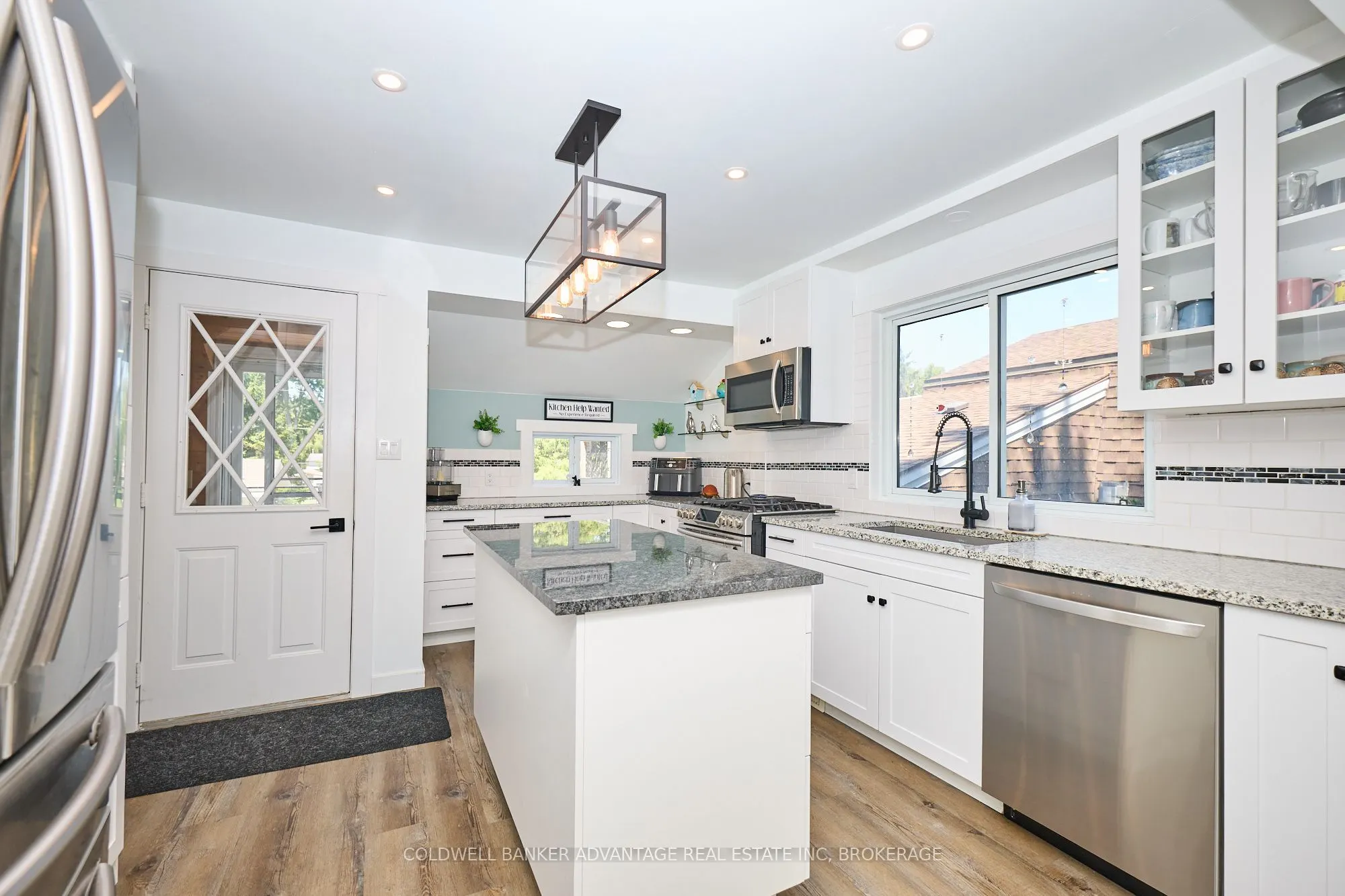 10572 Lakeshore Road