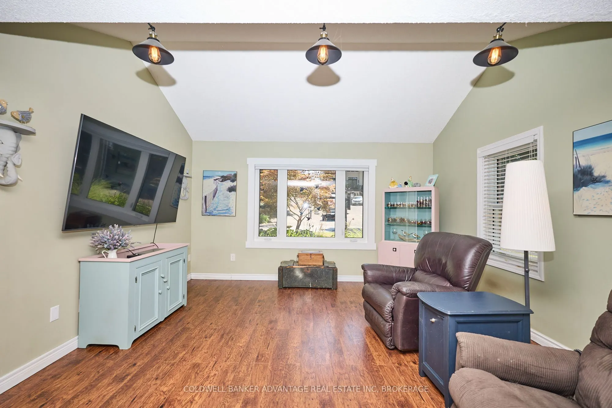 10572 Lakeshore Road