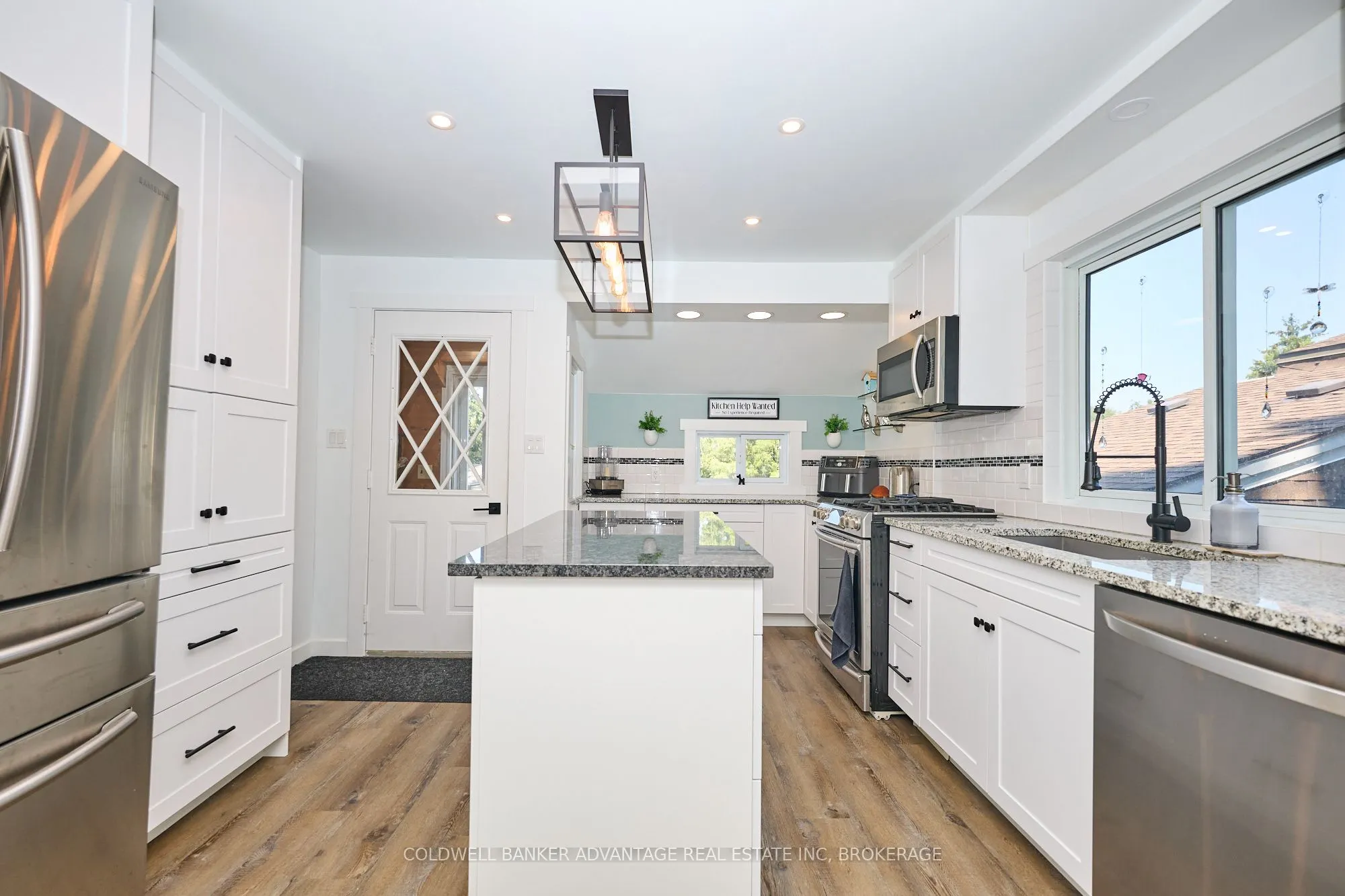 10572 Lakeshore Road