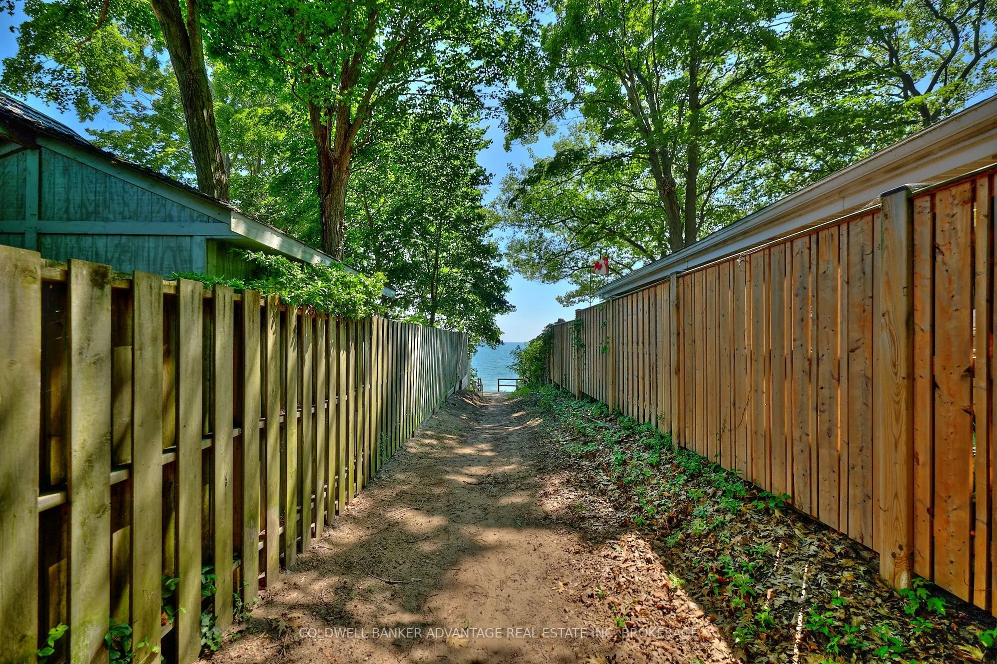 10572 Lakeshore Road