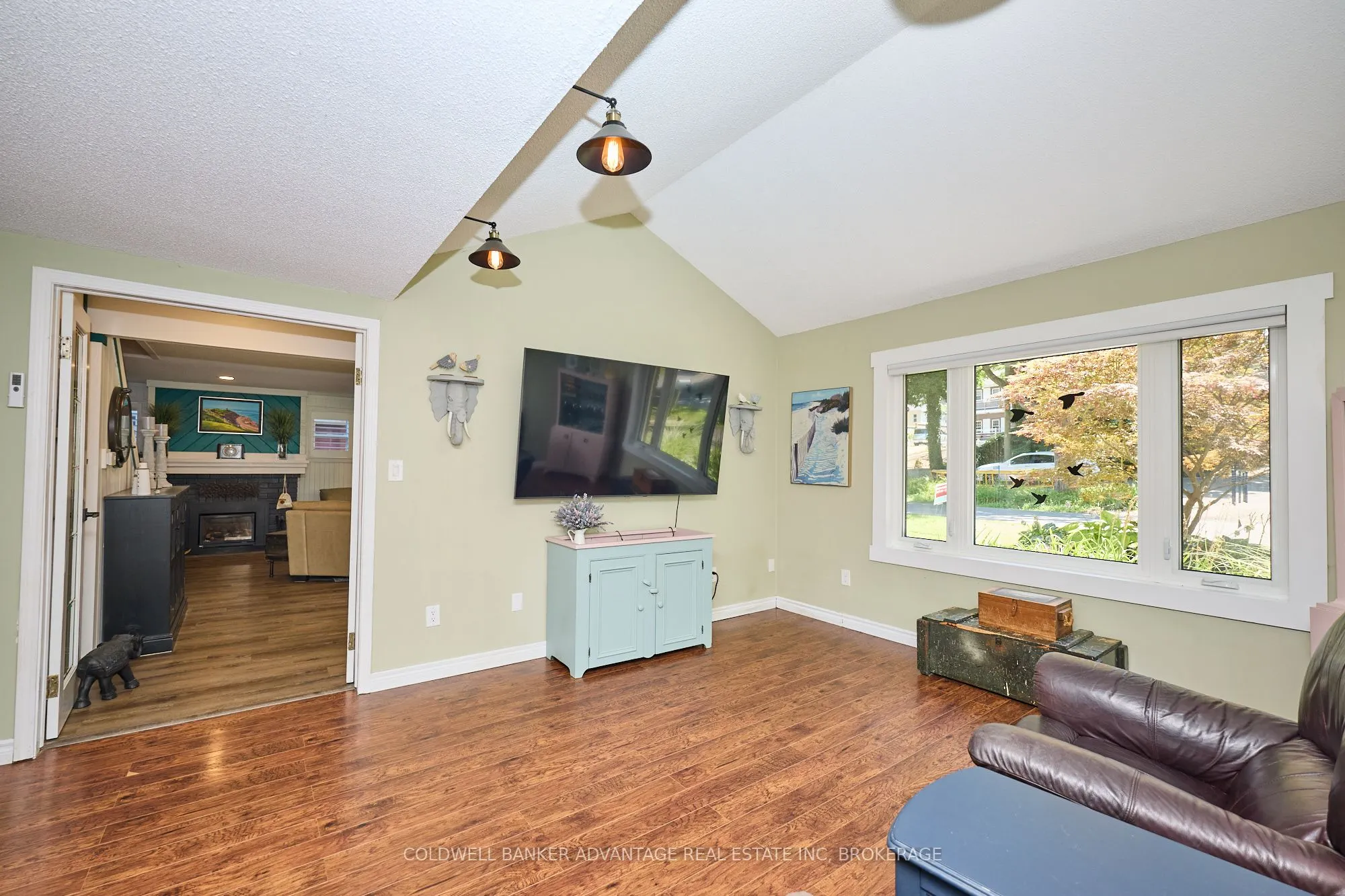 10572 Lakeshore Road