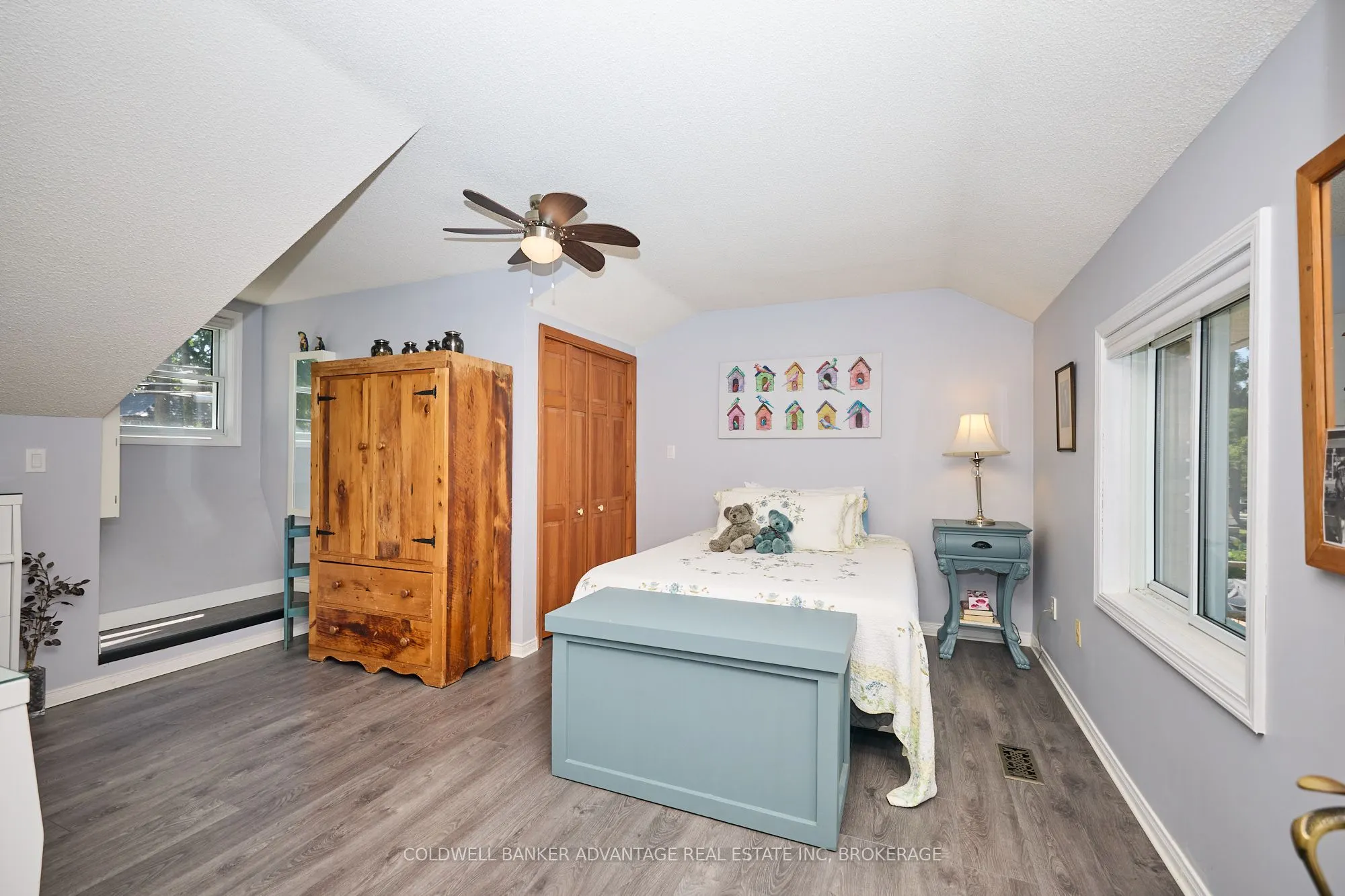 10572 Lakeshore Road