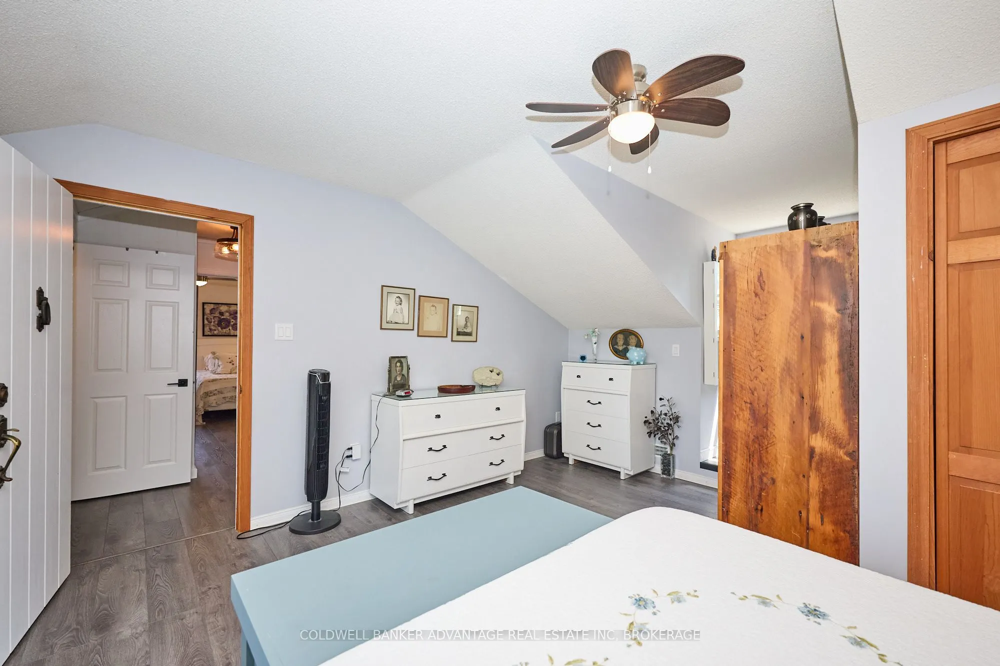 10572 Lakeshore Road
