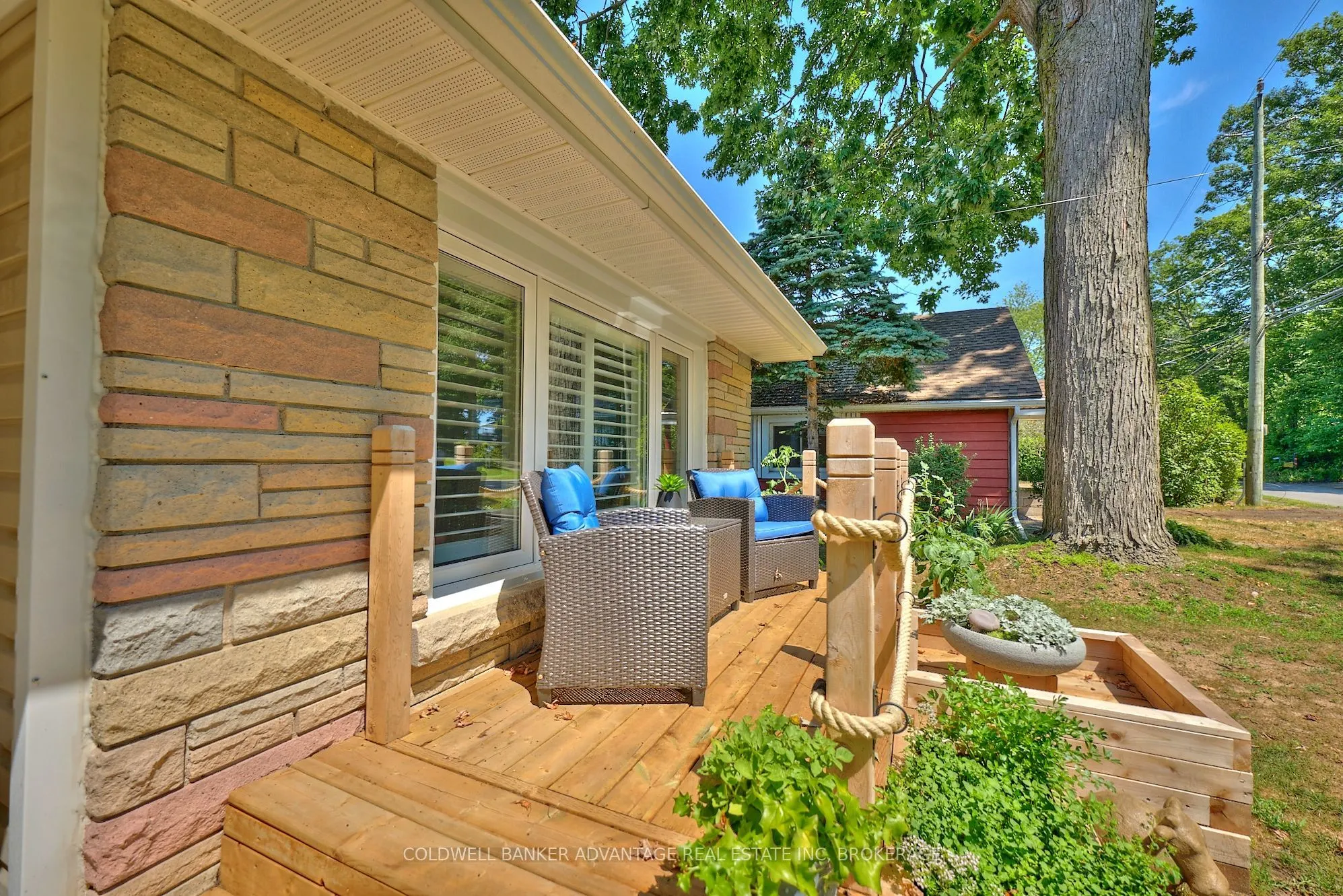 10572 Lakeshore Road