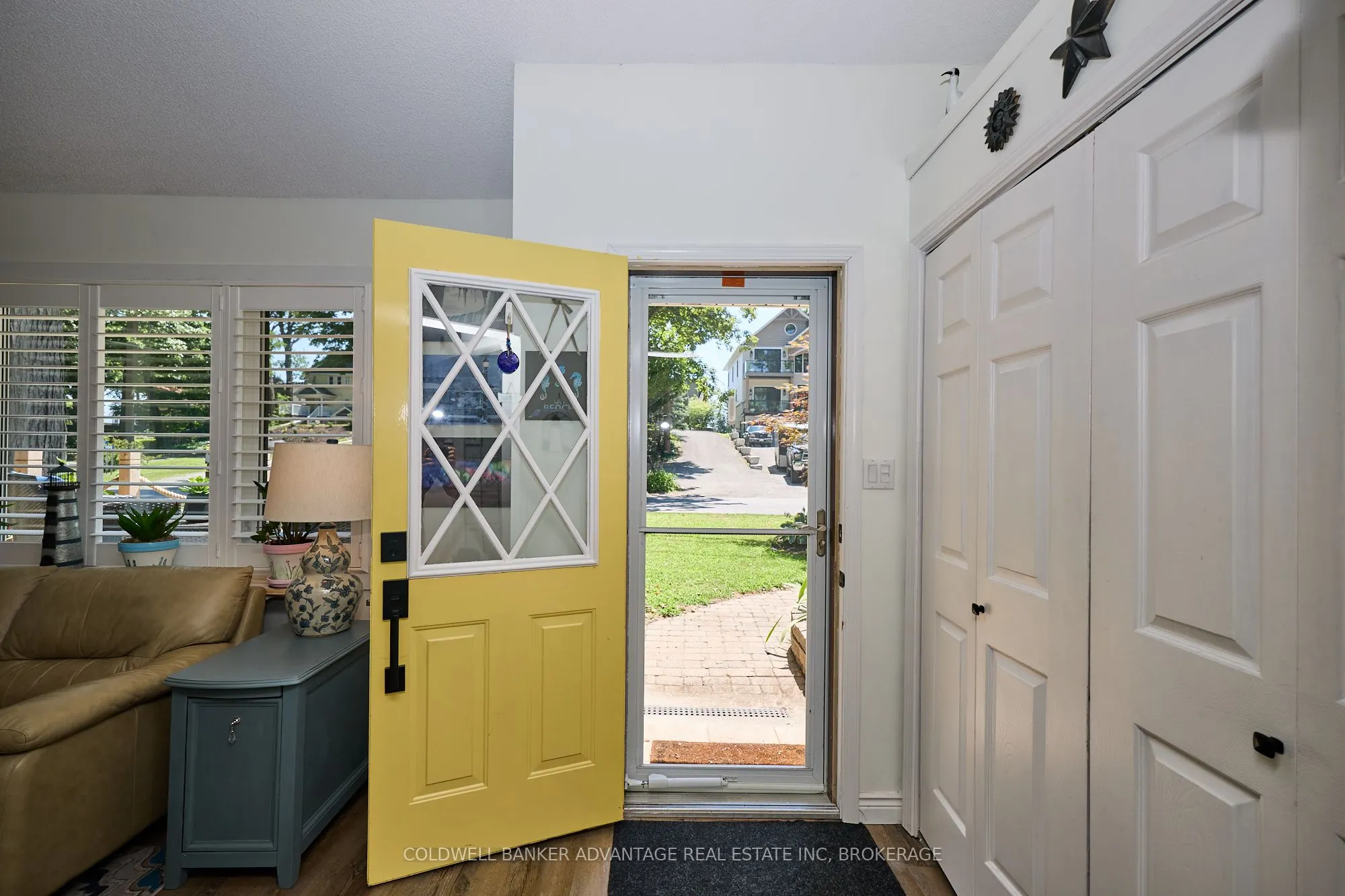 10572 Lakeshore Road