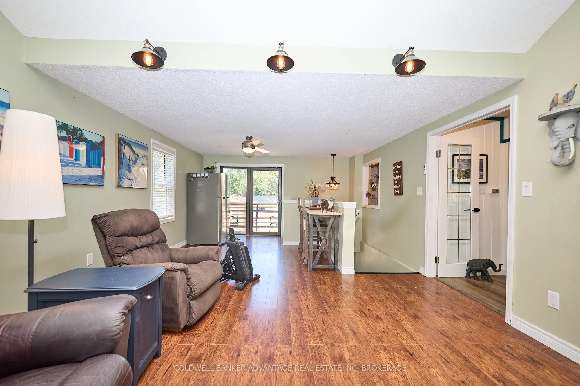 10572 Lakeshore Road