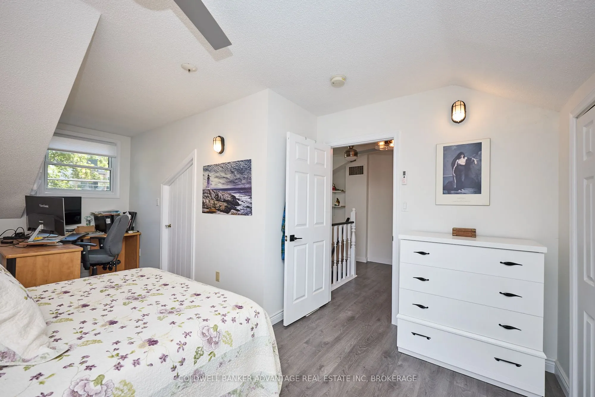 10572 Lakeshore Road