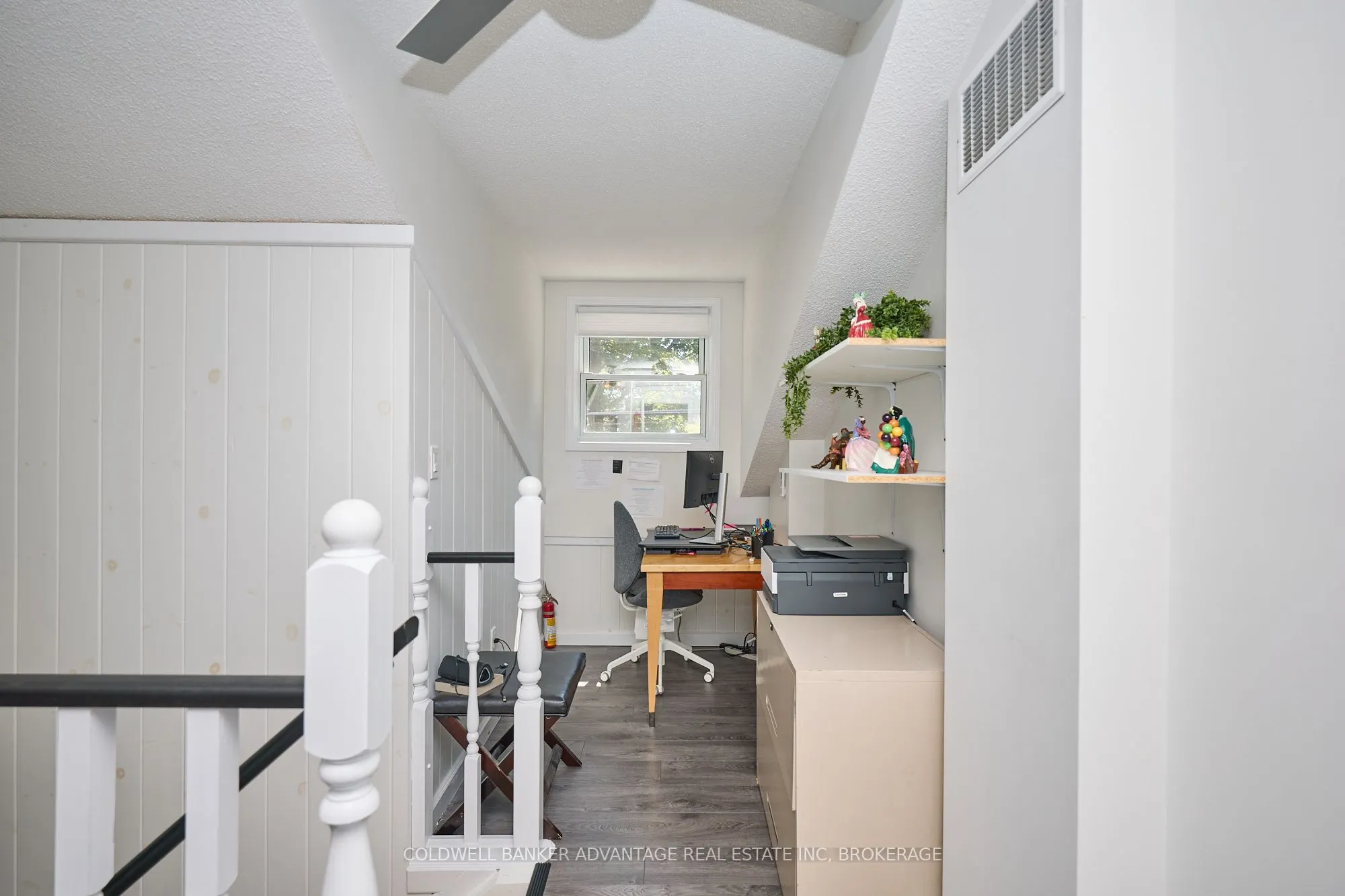 10572 Lakeshore Road
