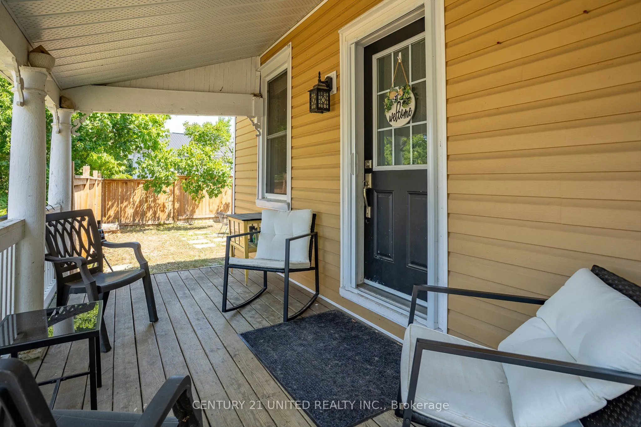 86 Division Street E