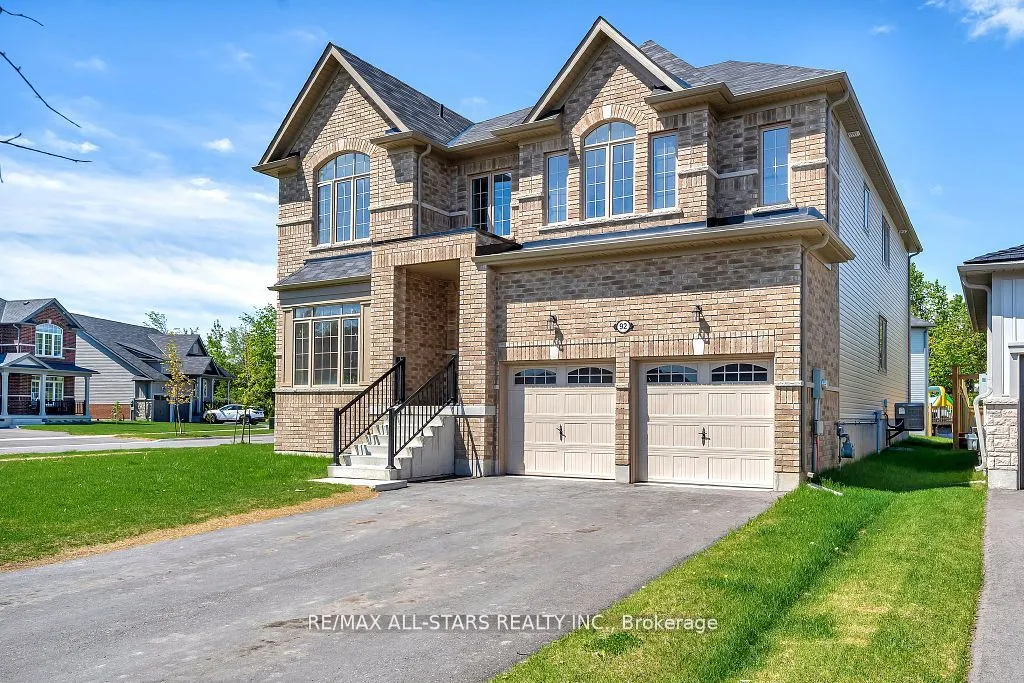 92 Hennessey Crescent