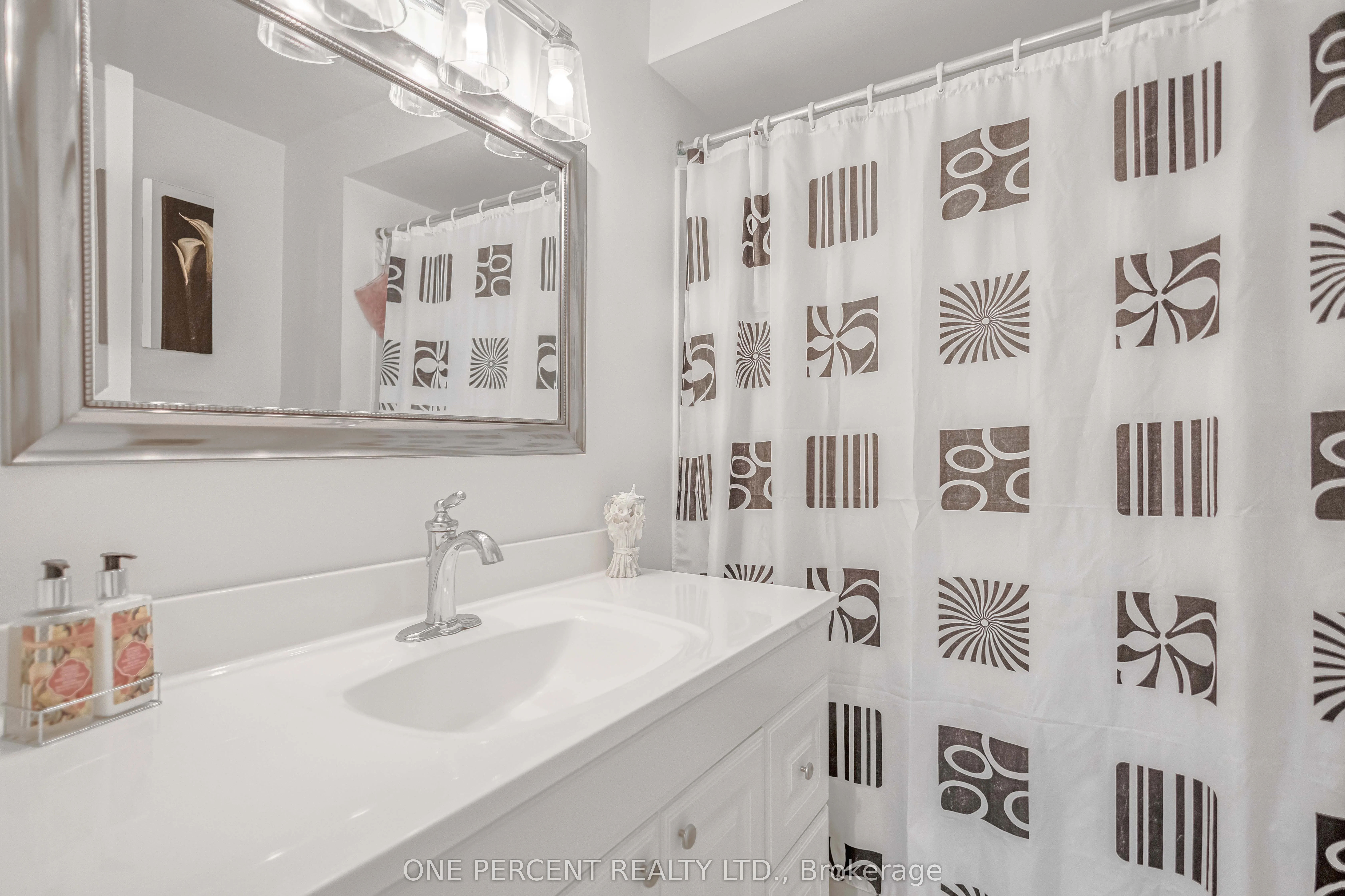 215 Glamis Road, #40