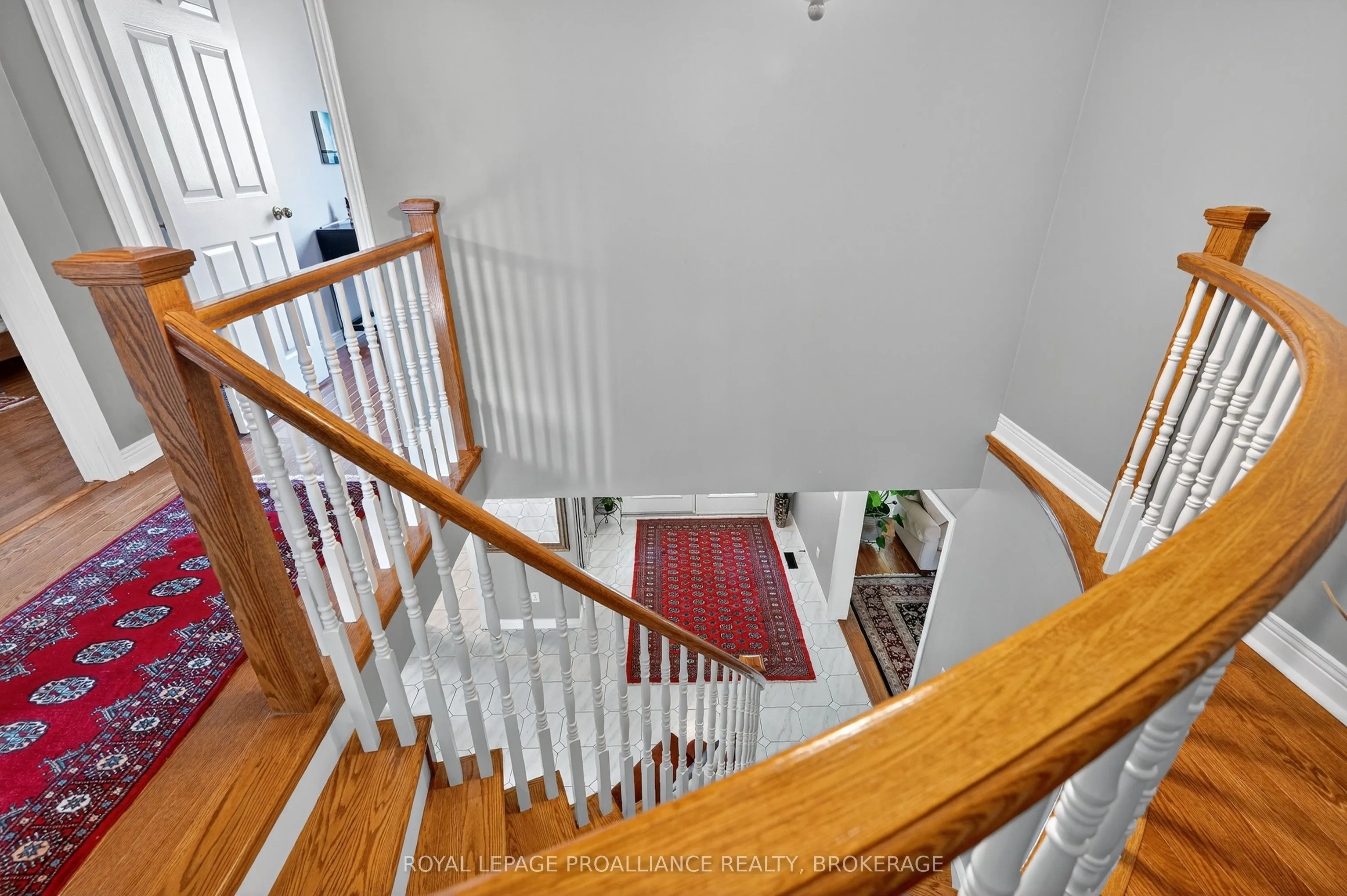 1098 Caitlin Crescent