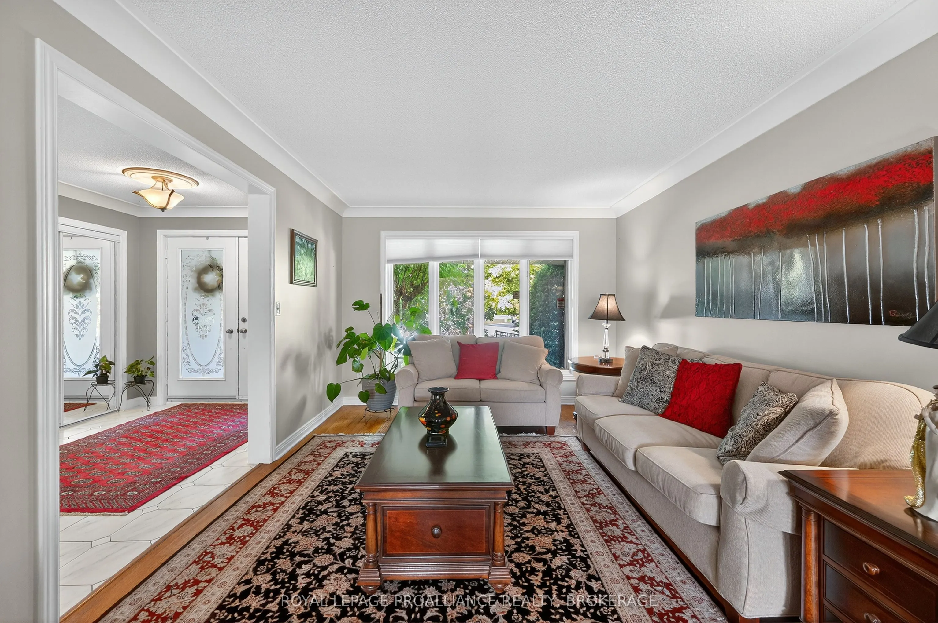 1098 Caitlin Crescent