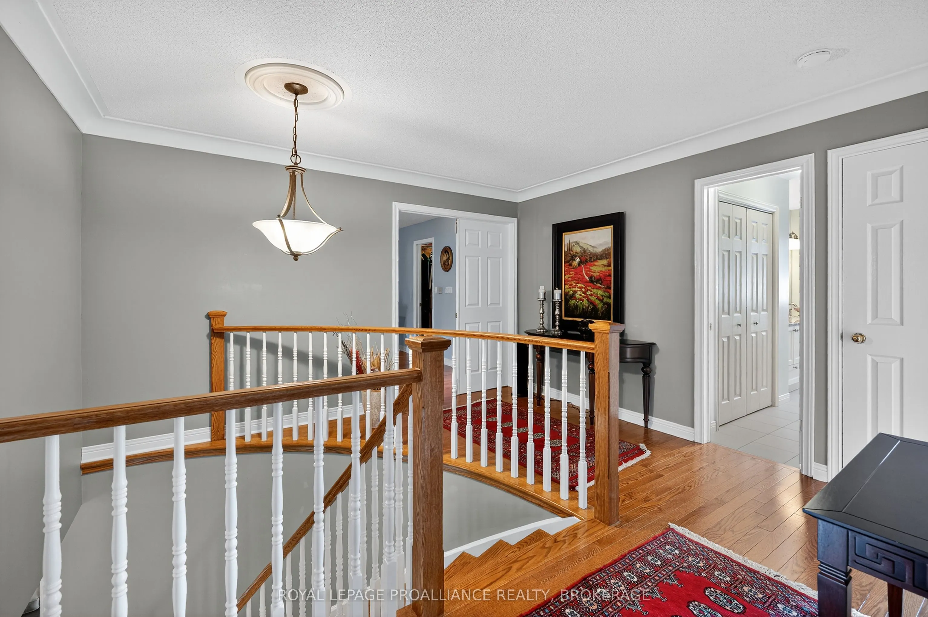 1098 Caitlin Crescent