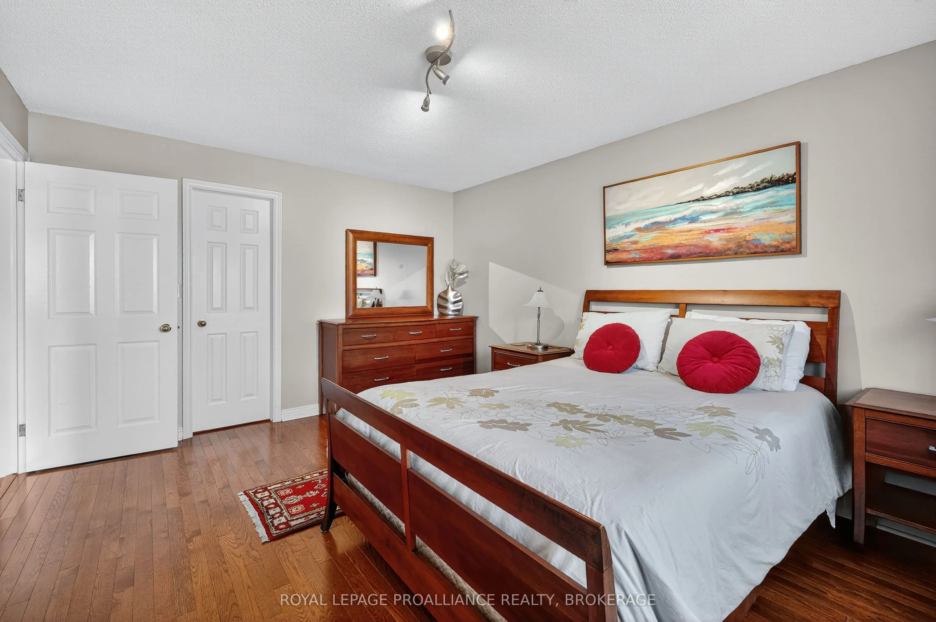 1098 Caitlin Crescent