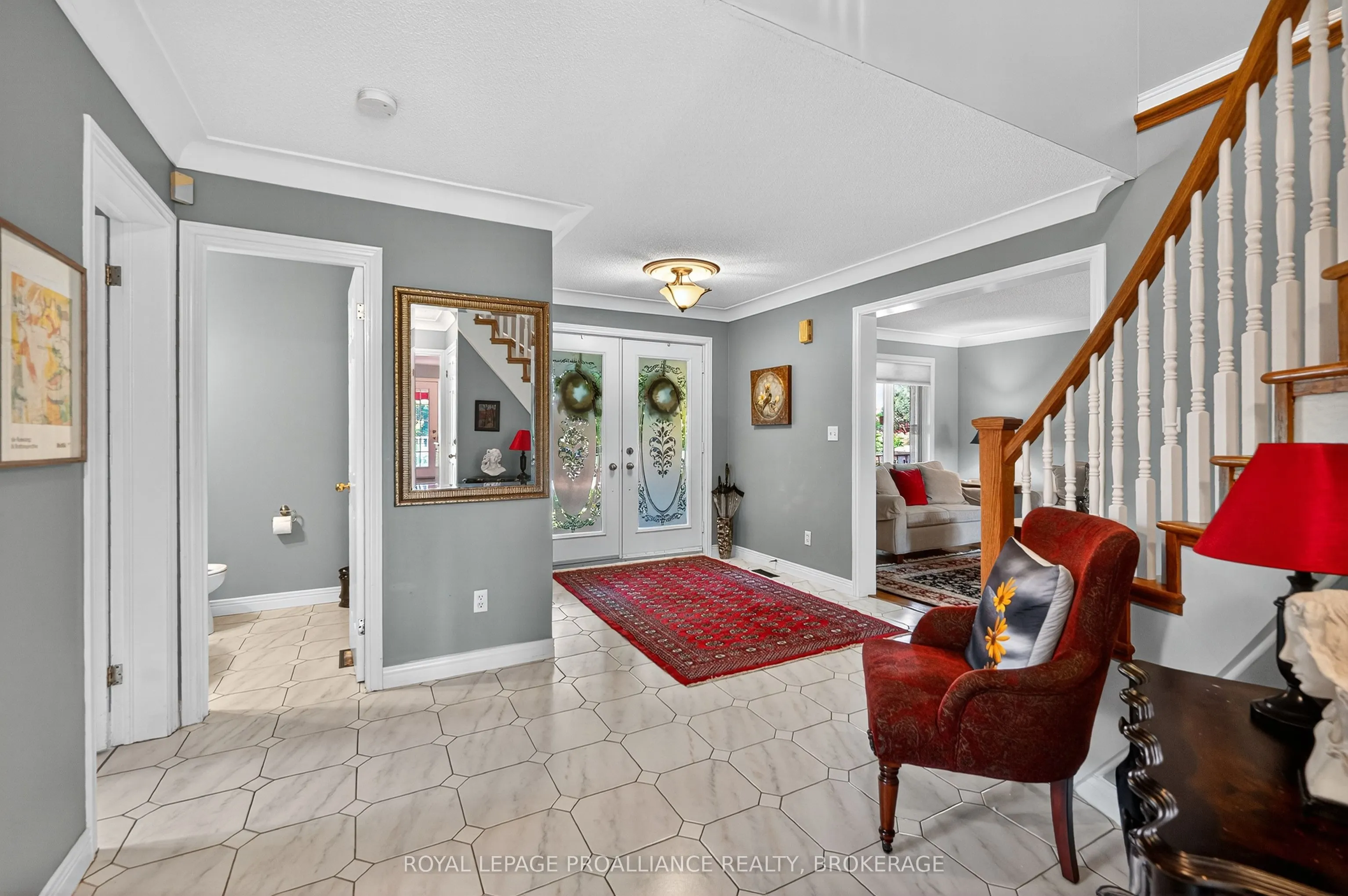 1098 Caitlin Crescent