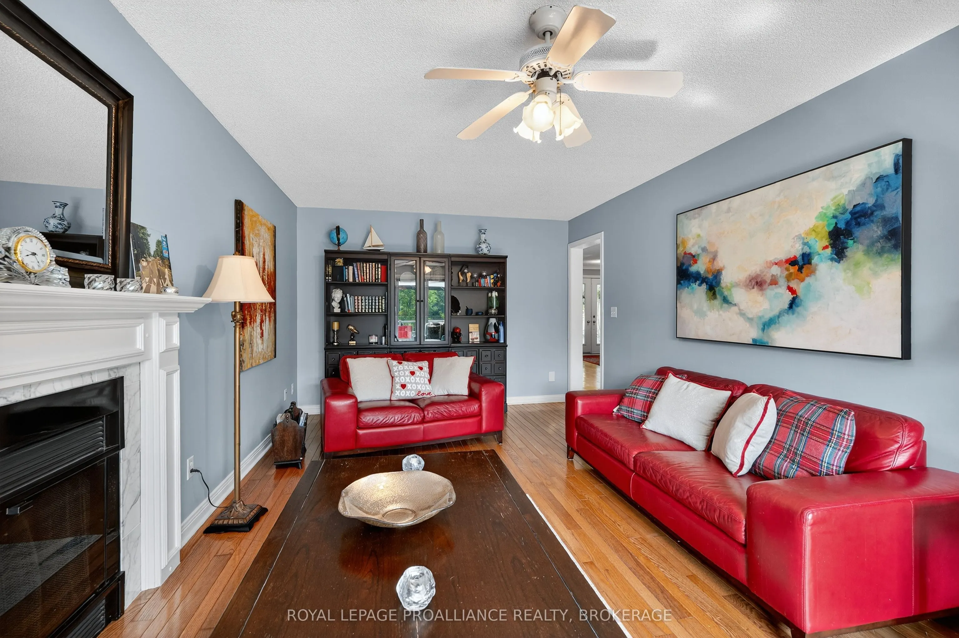 1098 Caitlin Crescent