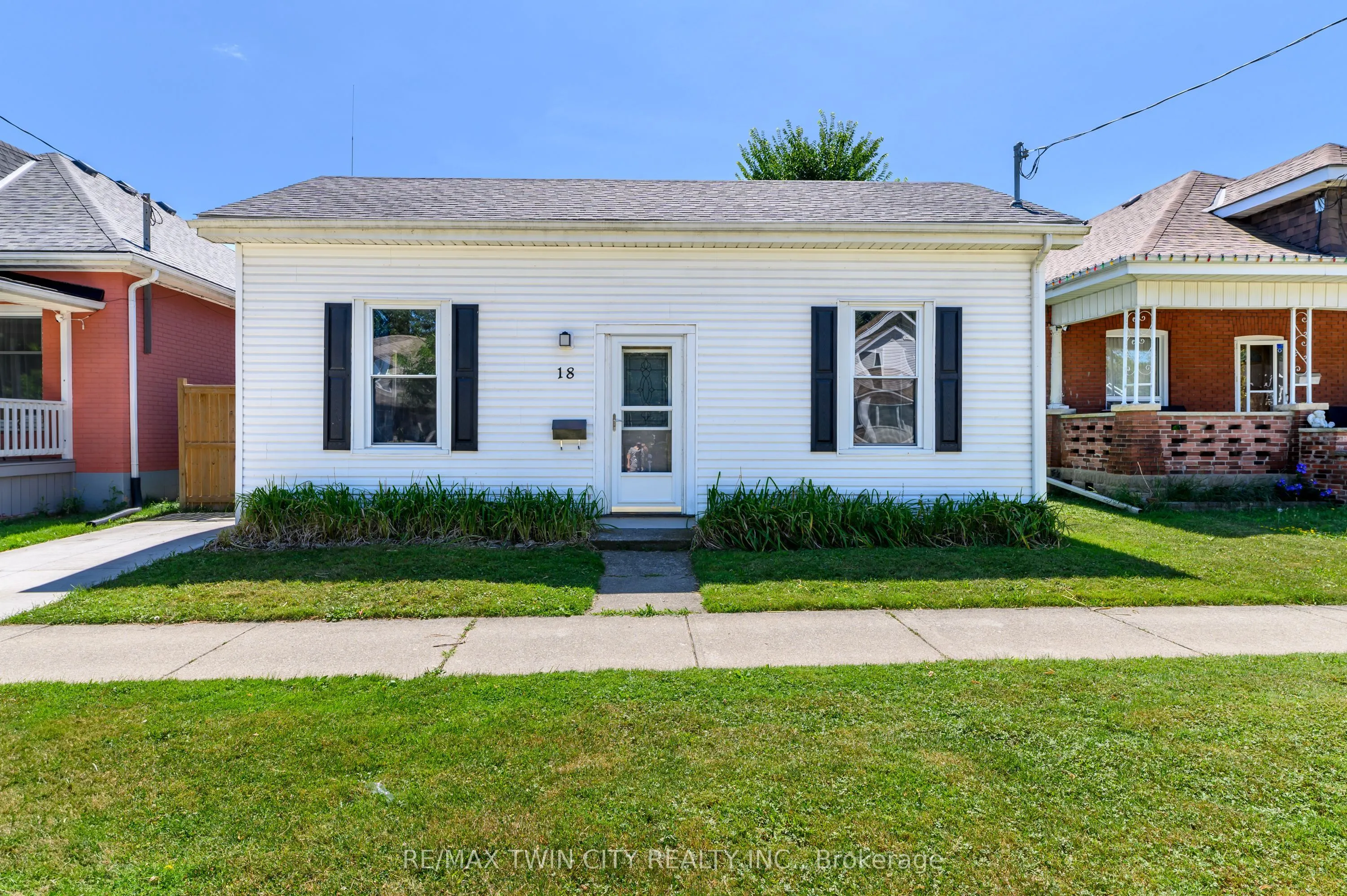 18 Winniett Street
