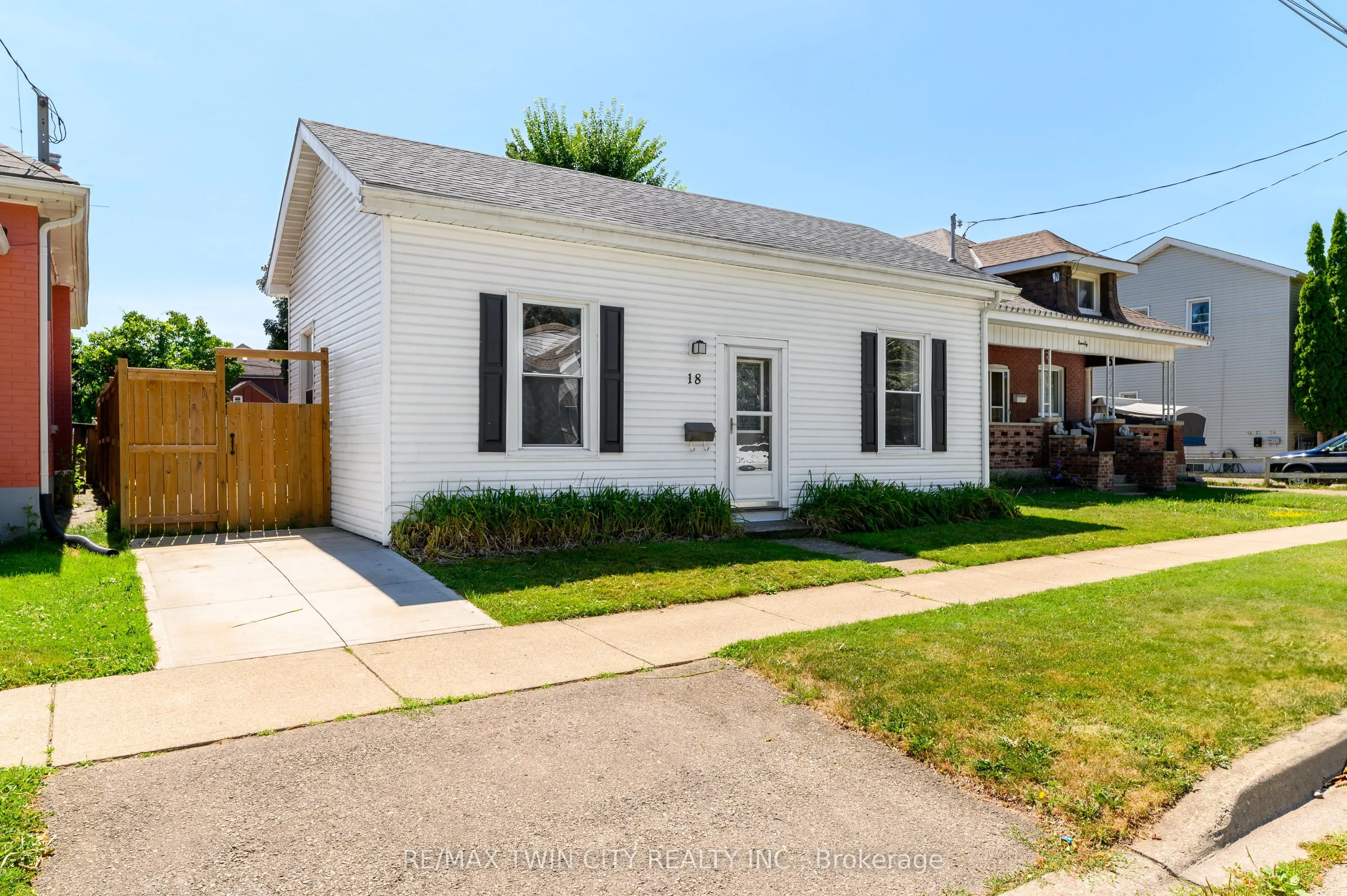 18 Winniett Street