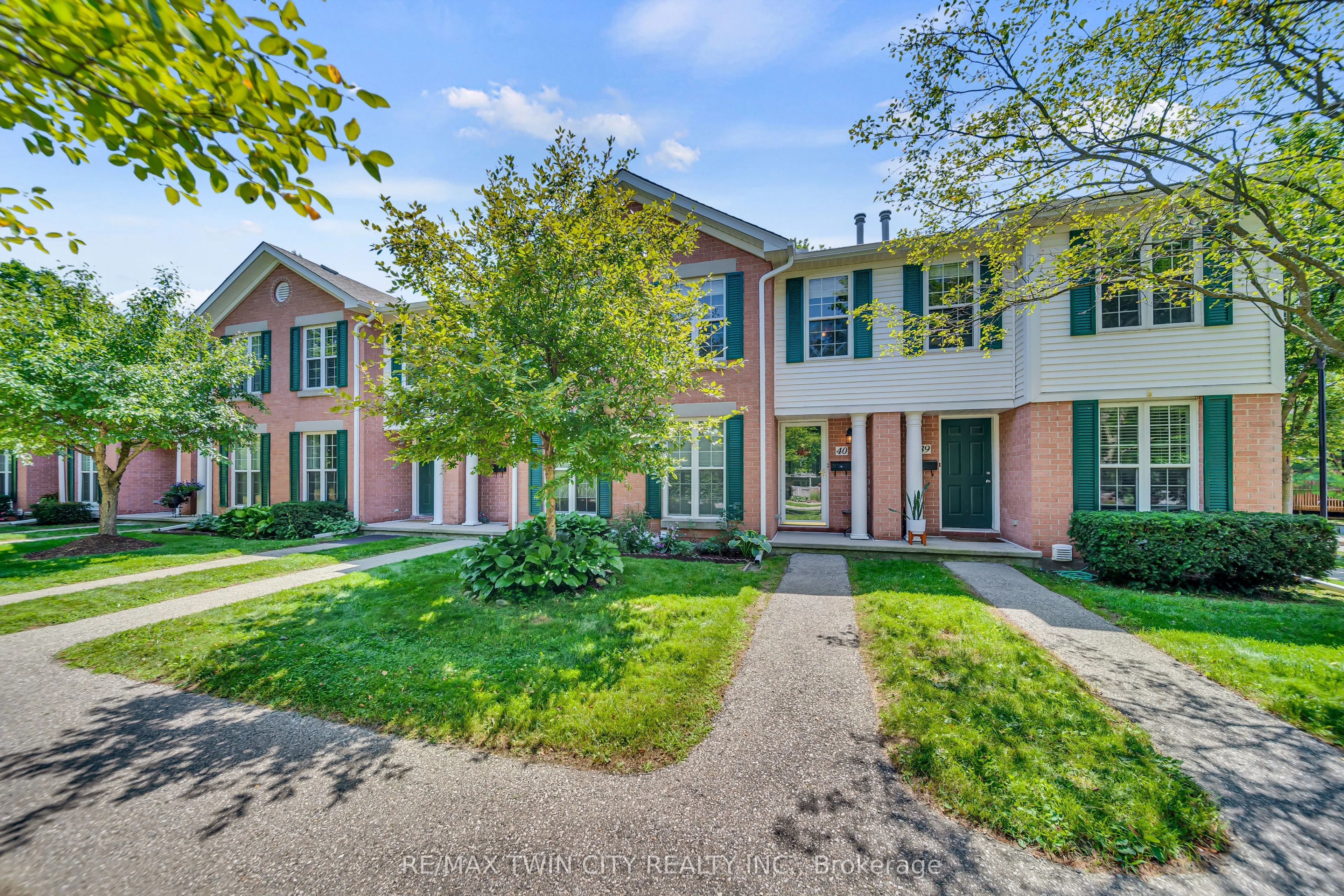 465 Woolwich Street N, #40