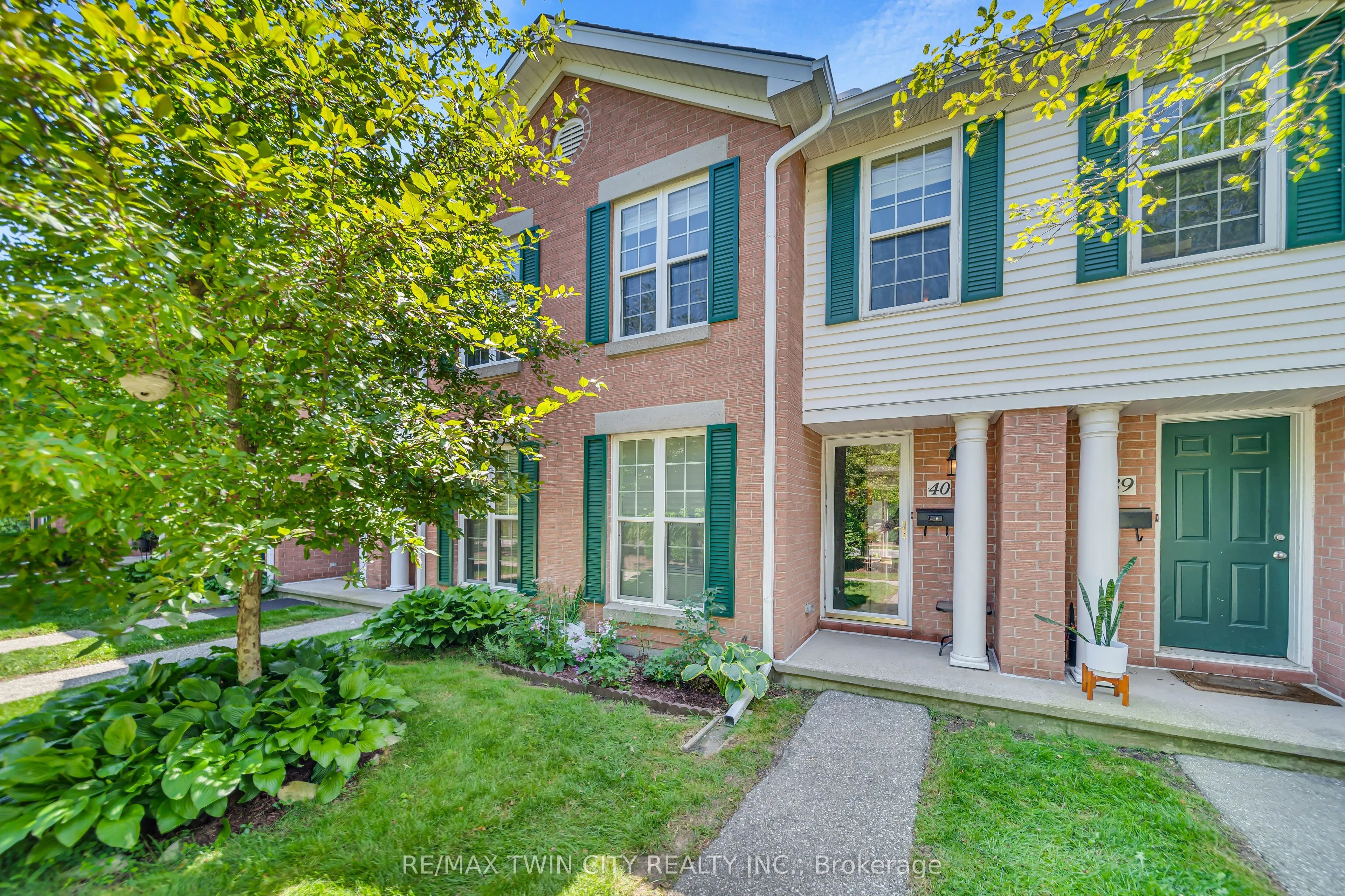 465 Woolwich Street N, #40