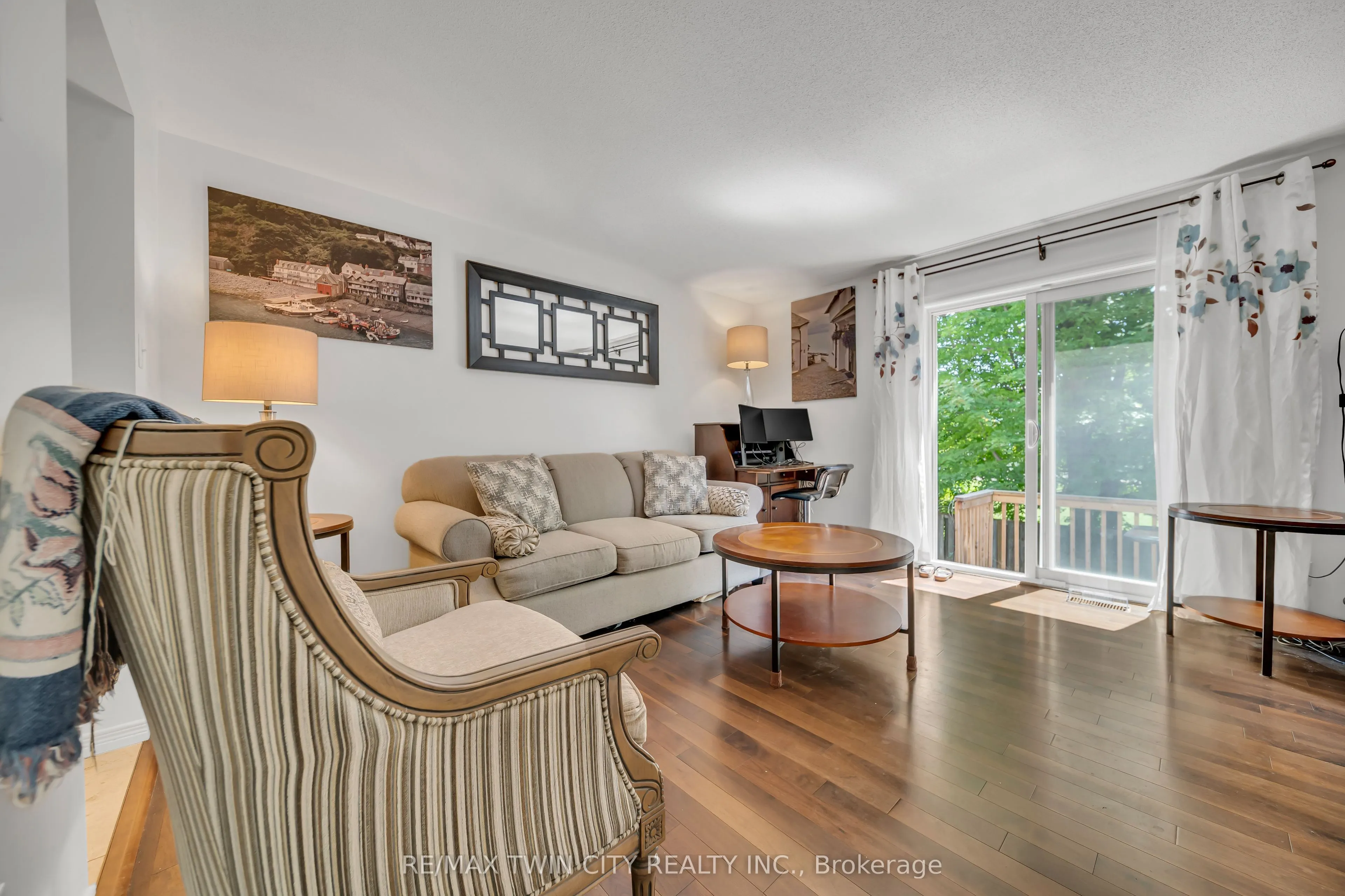465 Woolwich Street N, #40