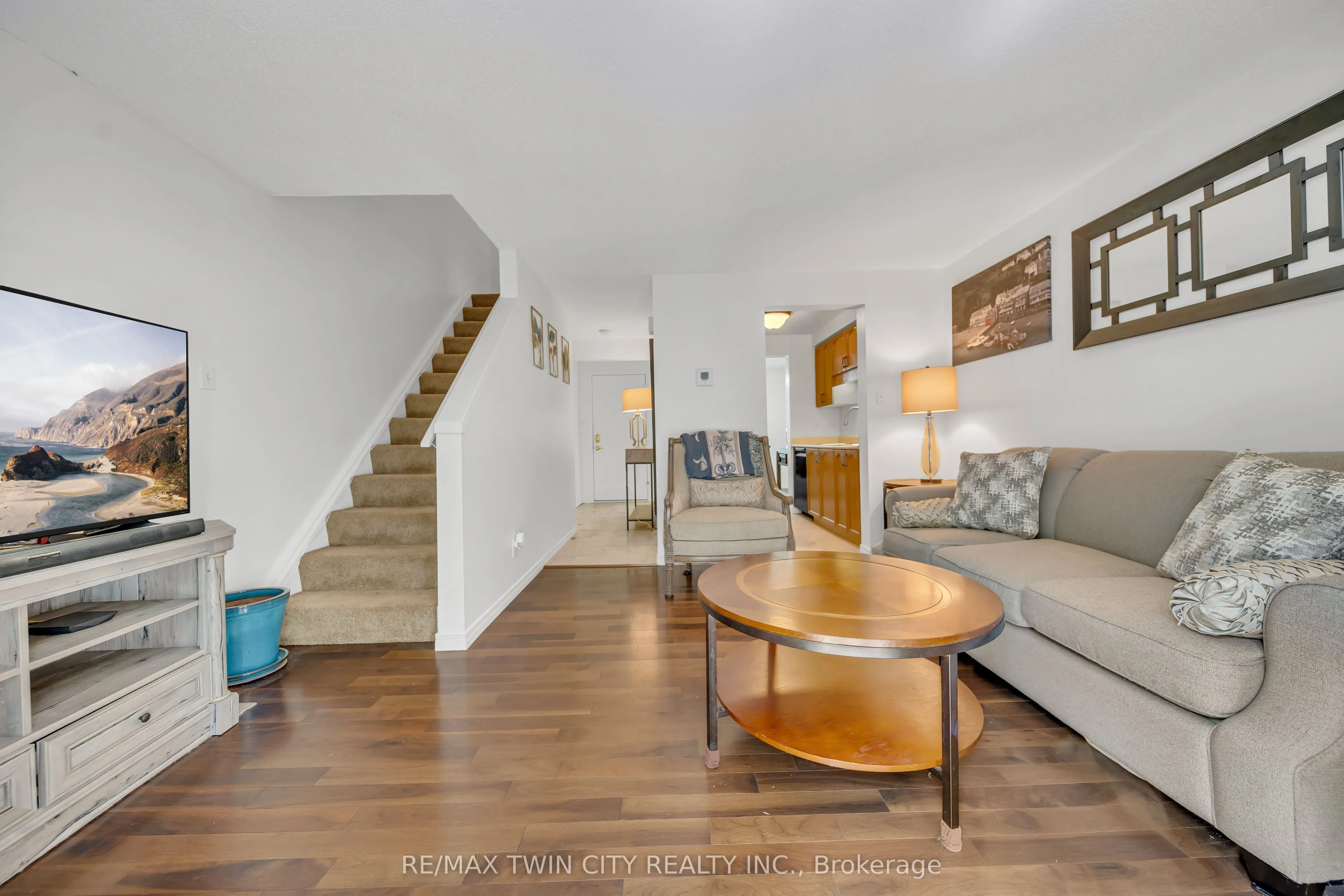 465 Woolwich Street N, #40