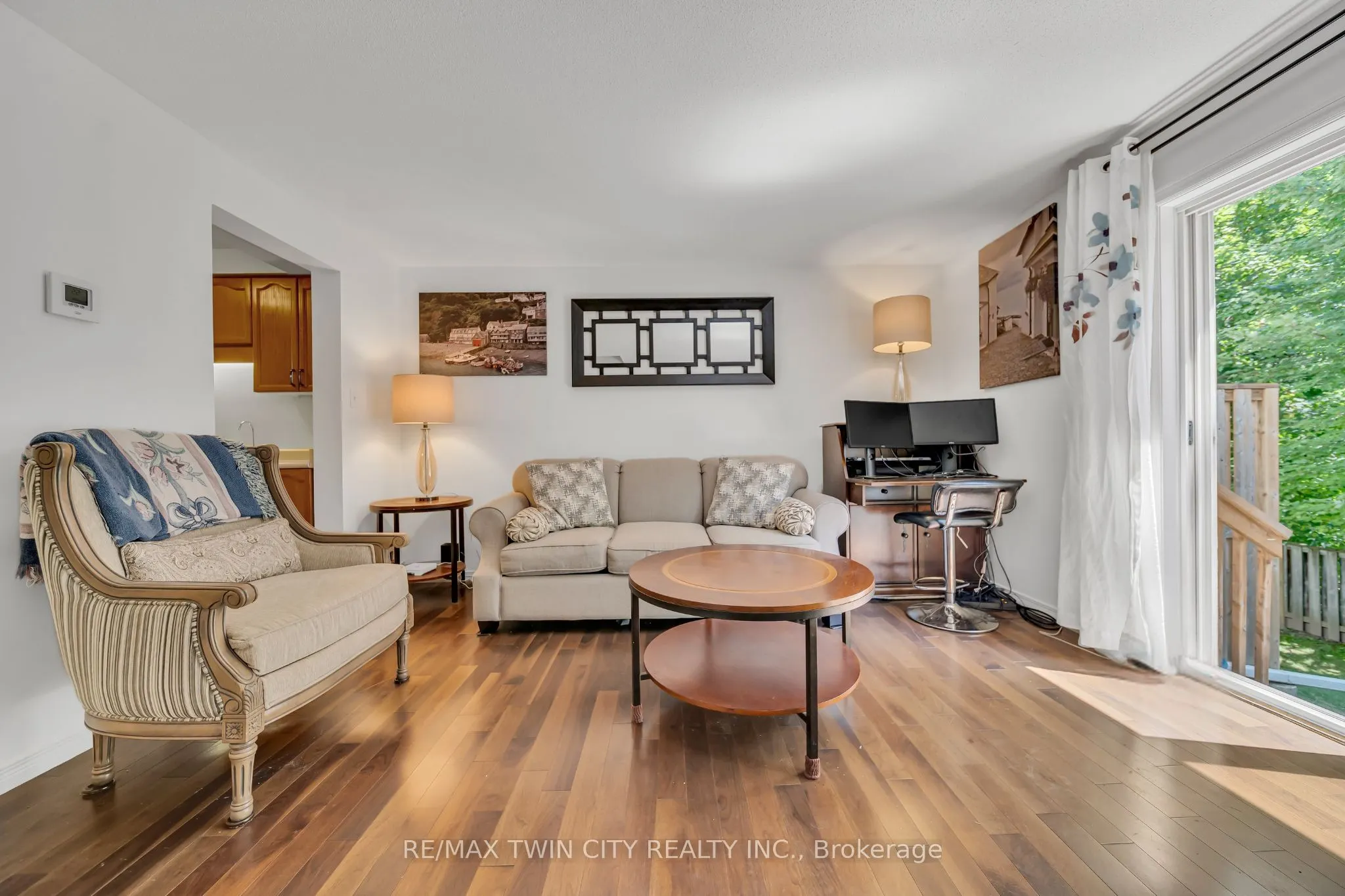465 Woolwich Street N, #40