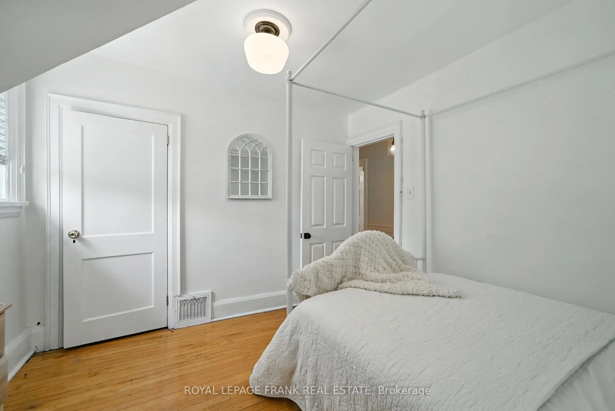 41 Sussex Street N