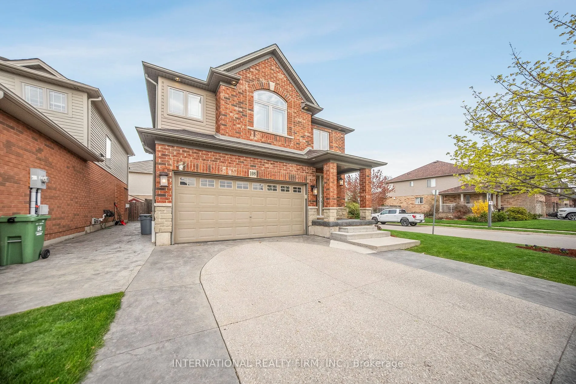 108 Great Oak Trail