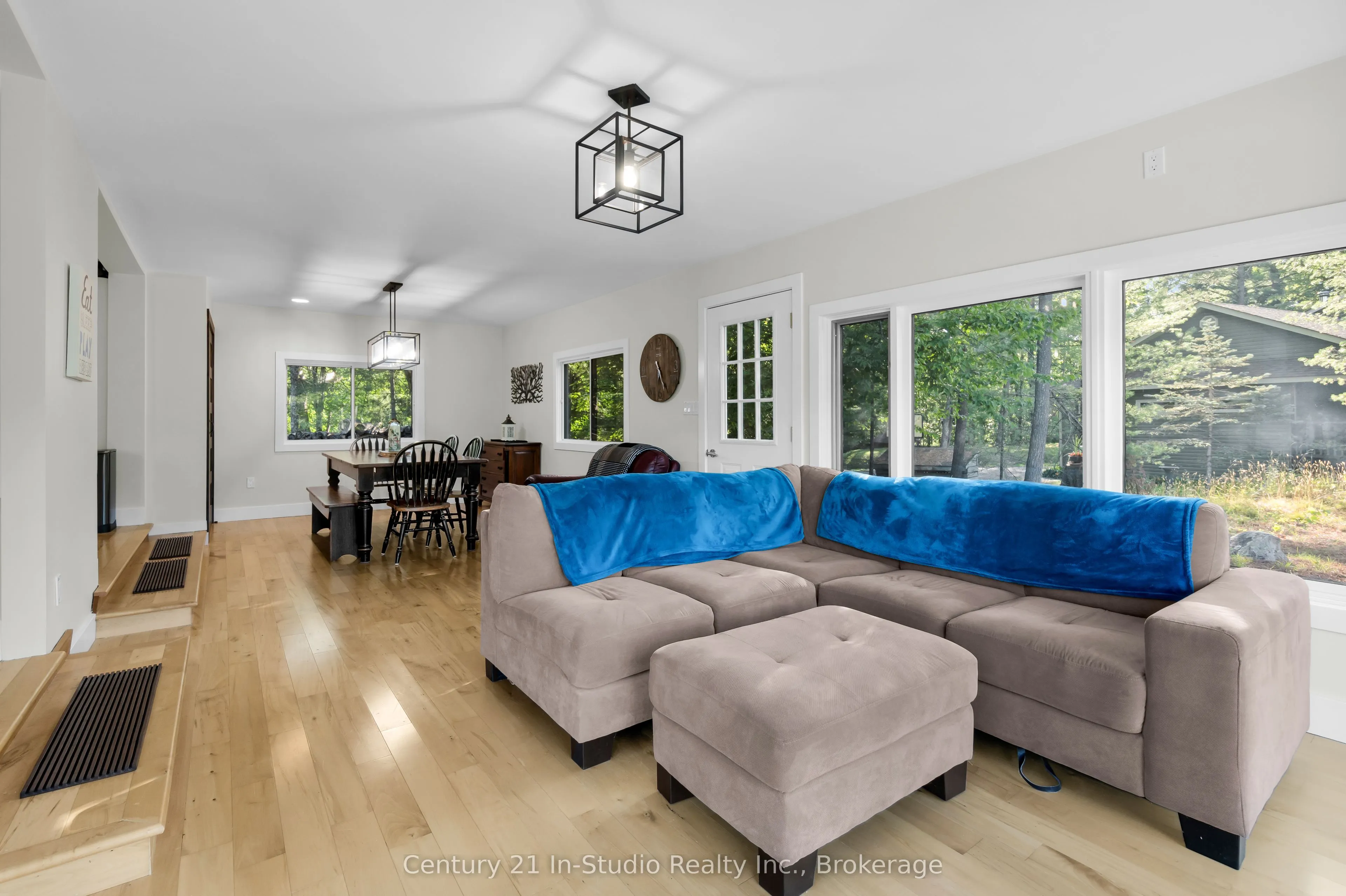 551 Peninsula Road