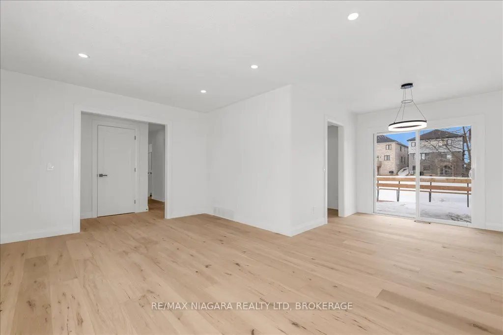 97 King St Street E