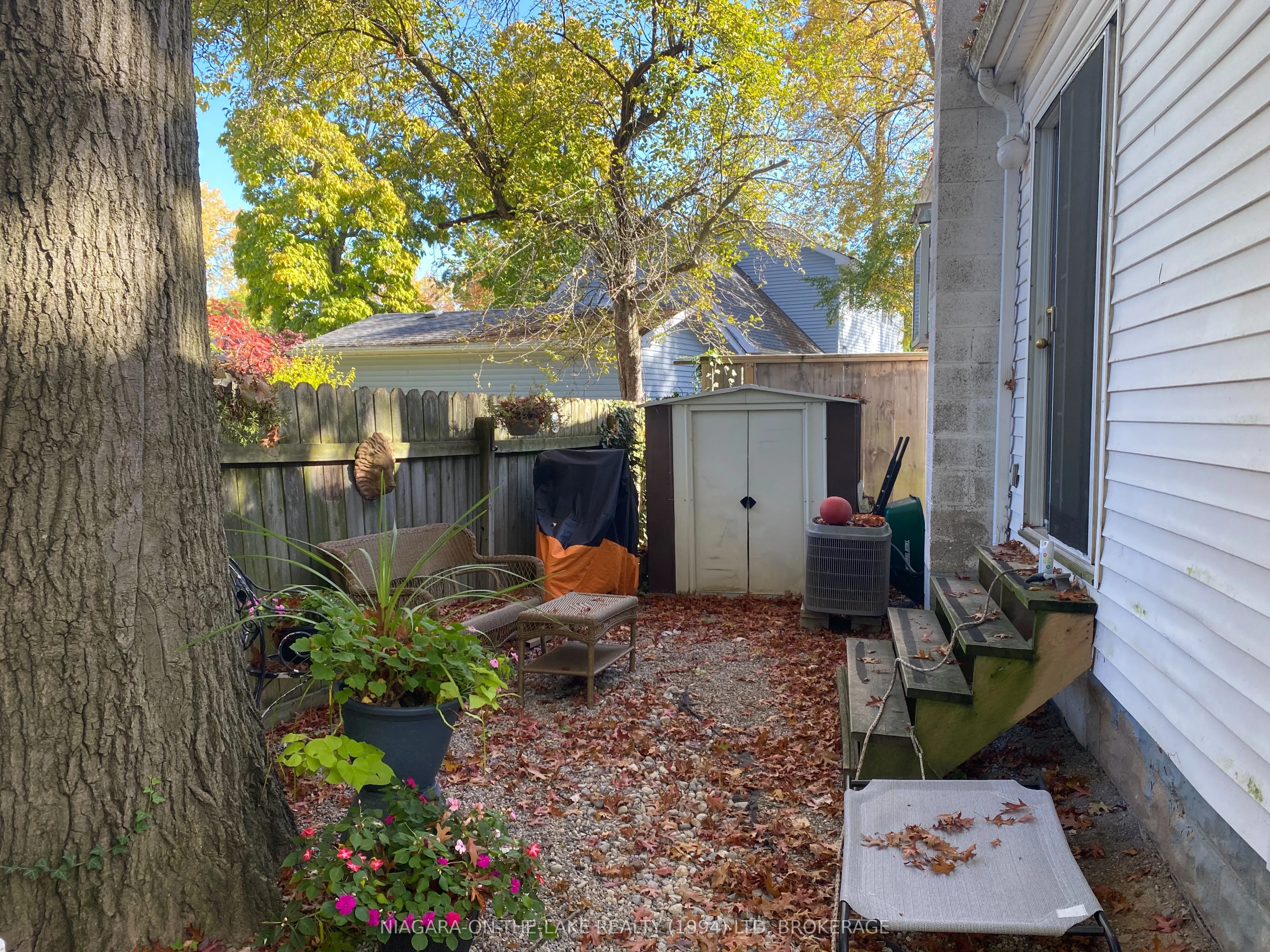 7 Wyckliffe Avenue