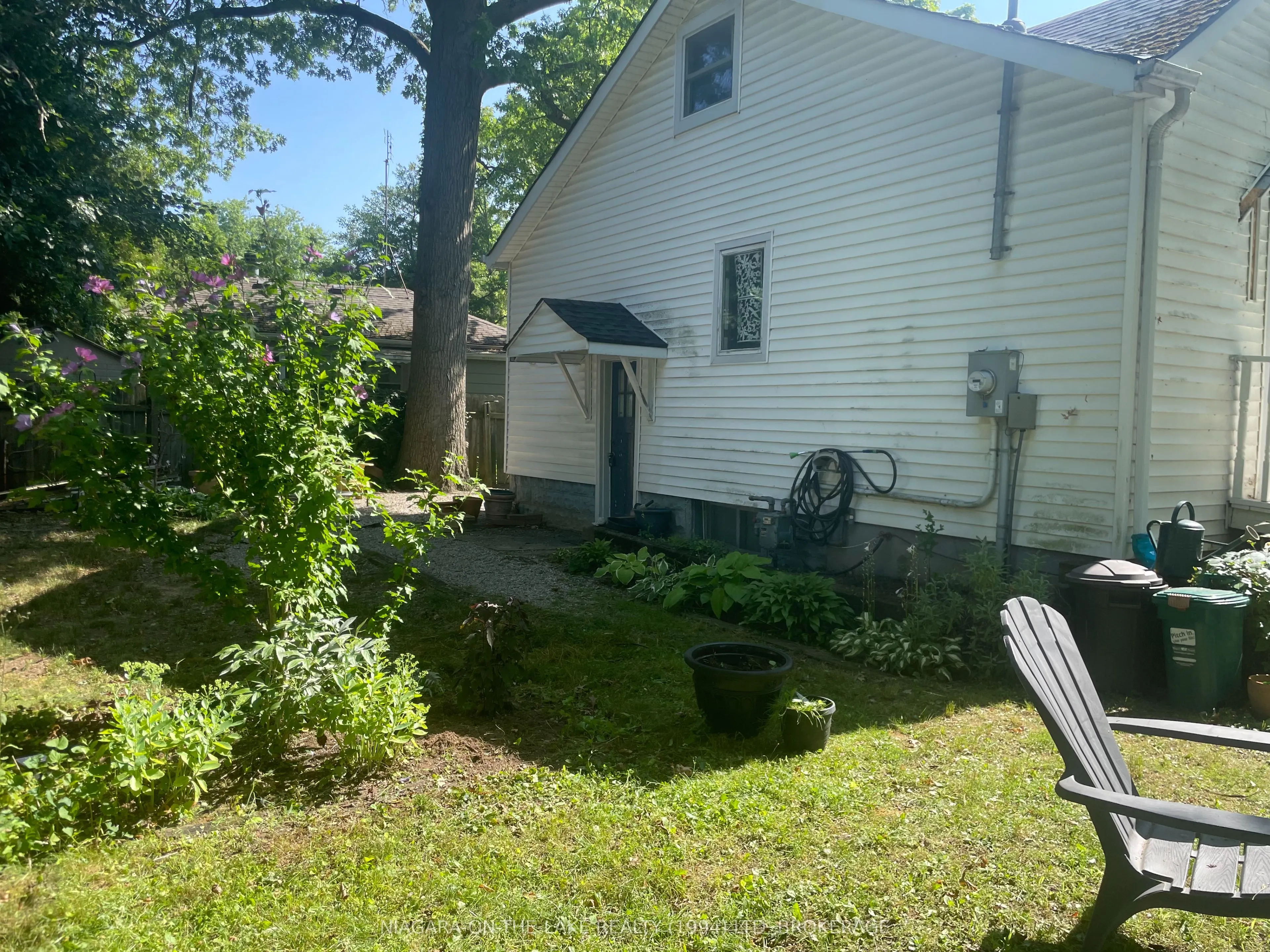 7 Wyckliffe Avenue