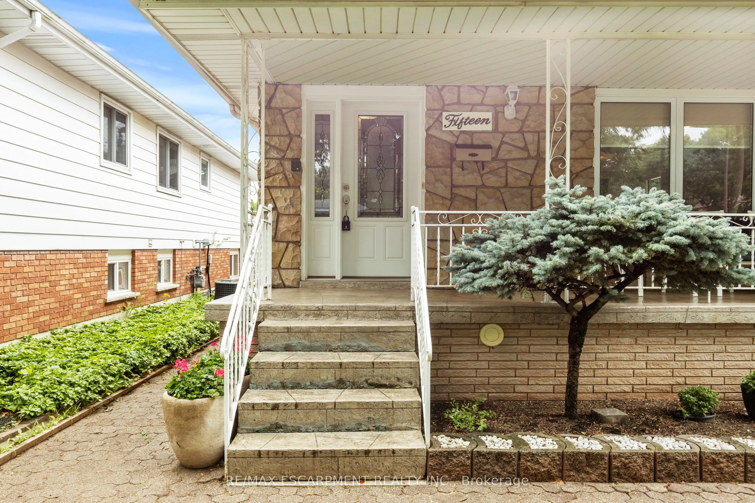 15 Debora Drive