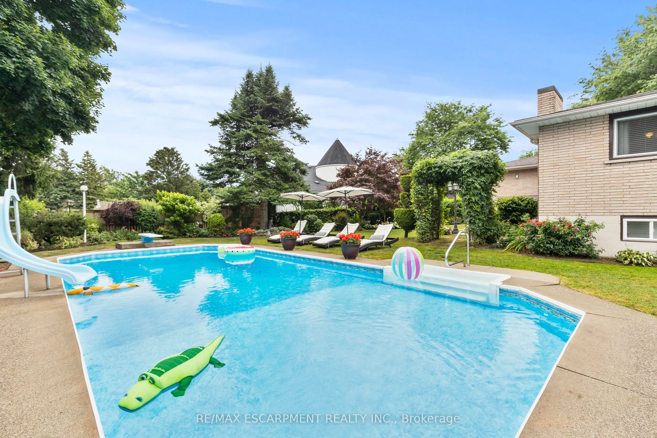 15 Debora Drive