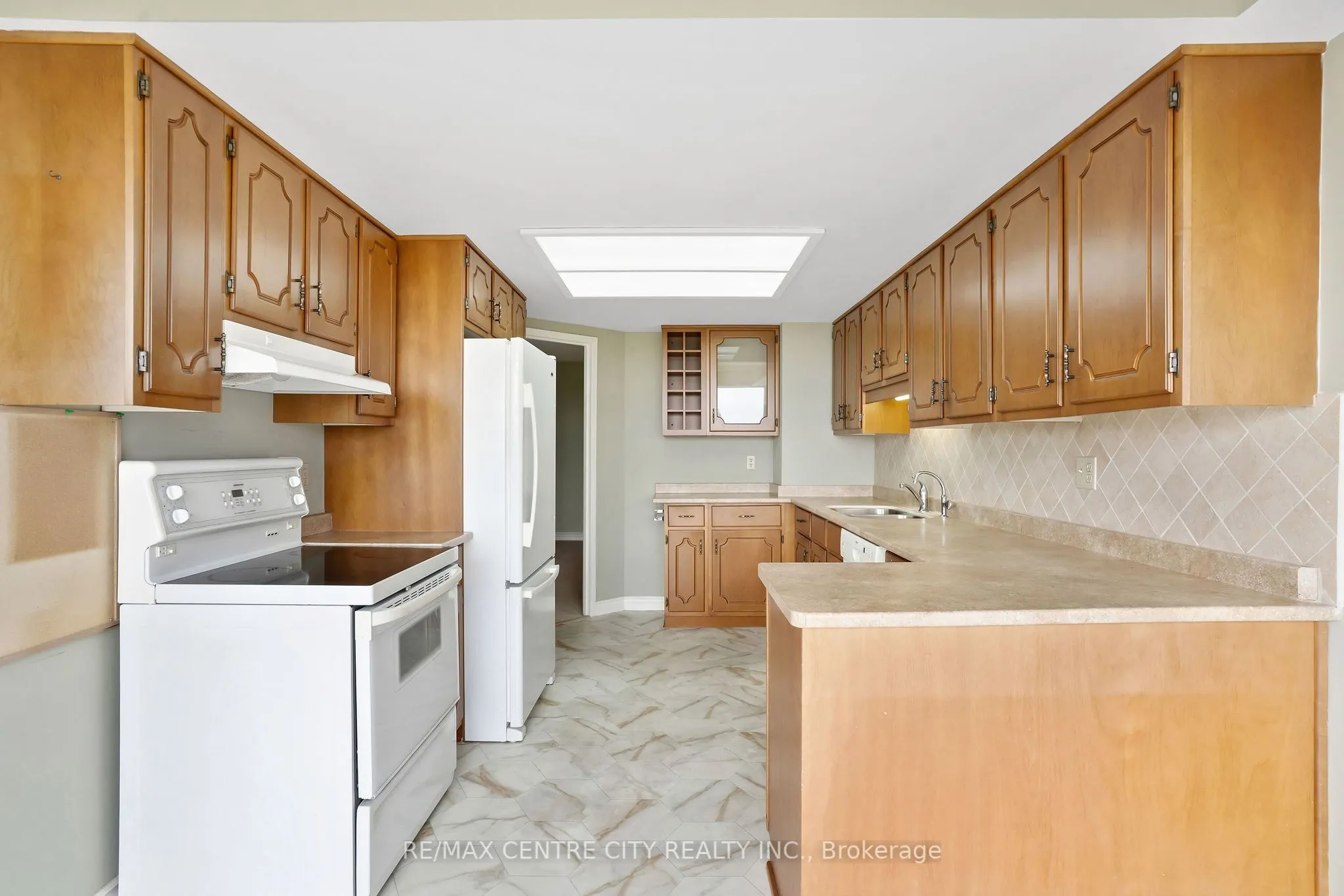 4 Willow Street, #808
