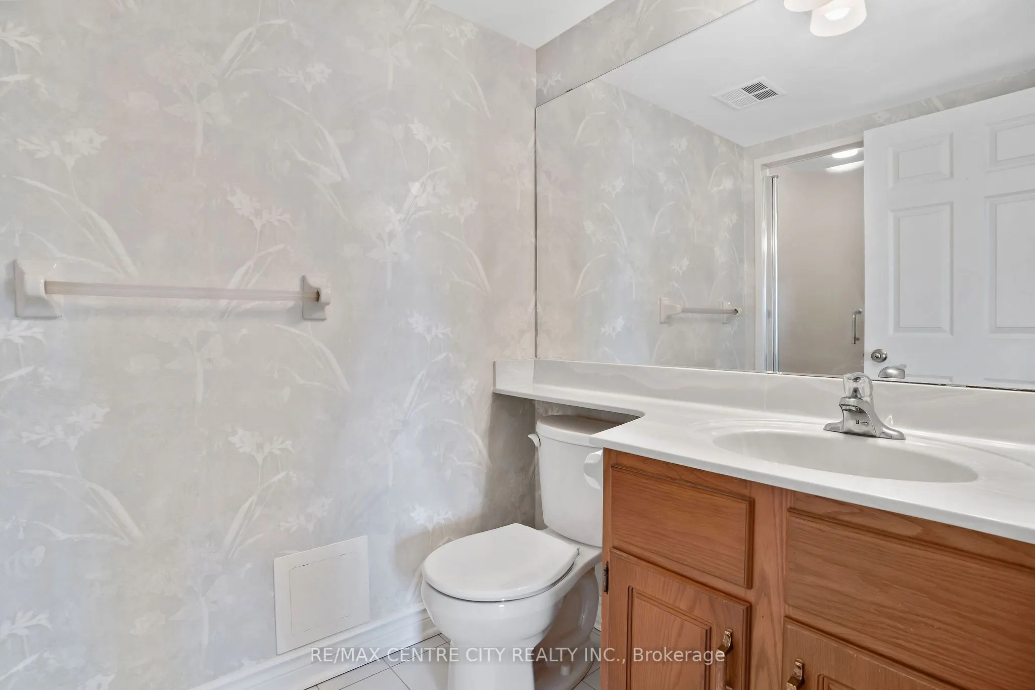 4 Willow Street, #808