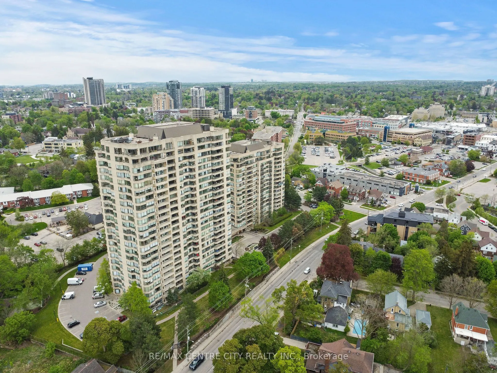 4 Willow Street, #808