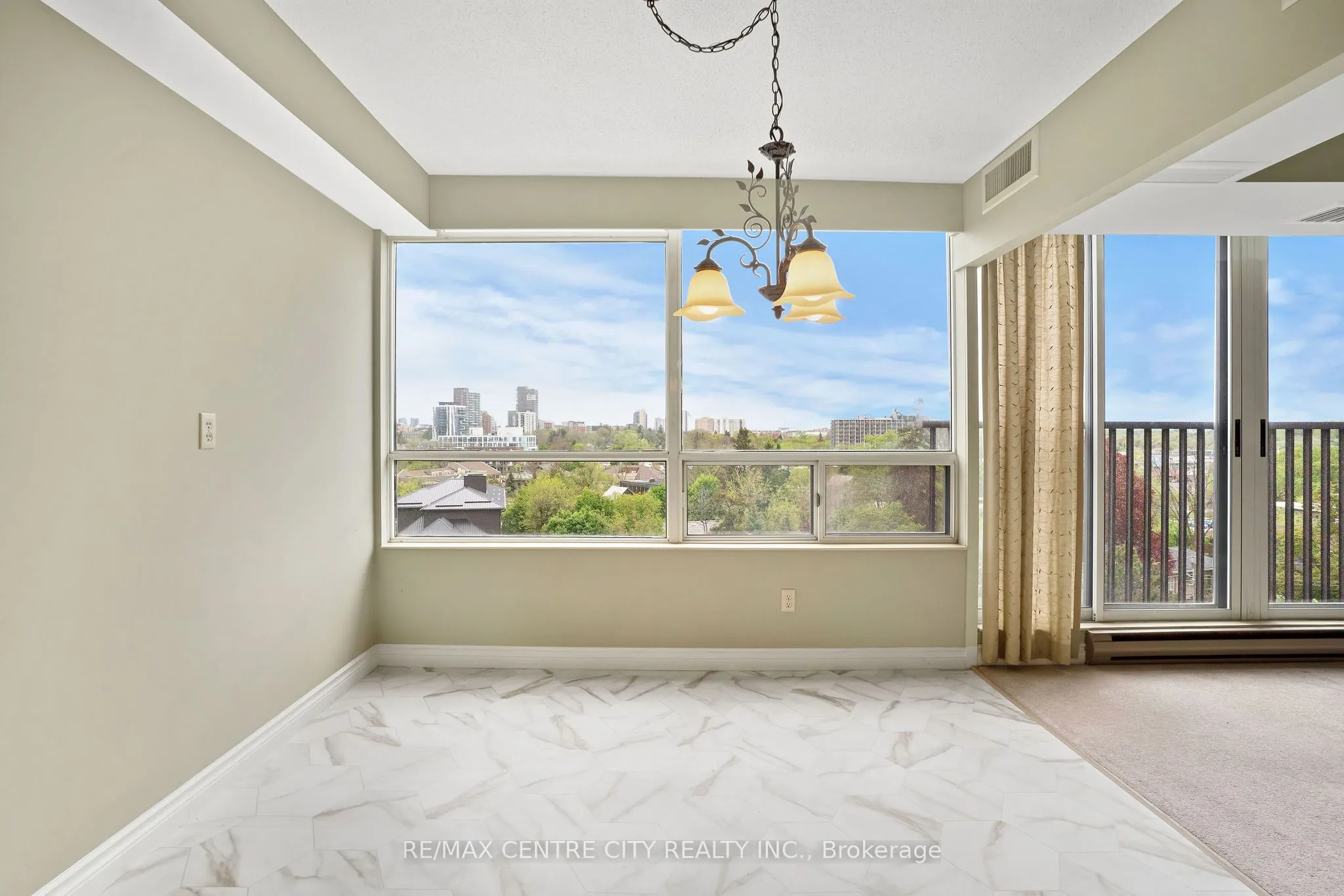 4 Willow Street, #808