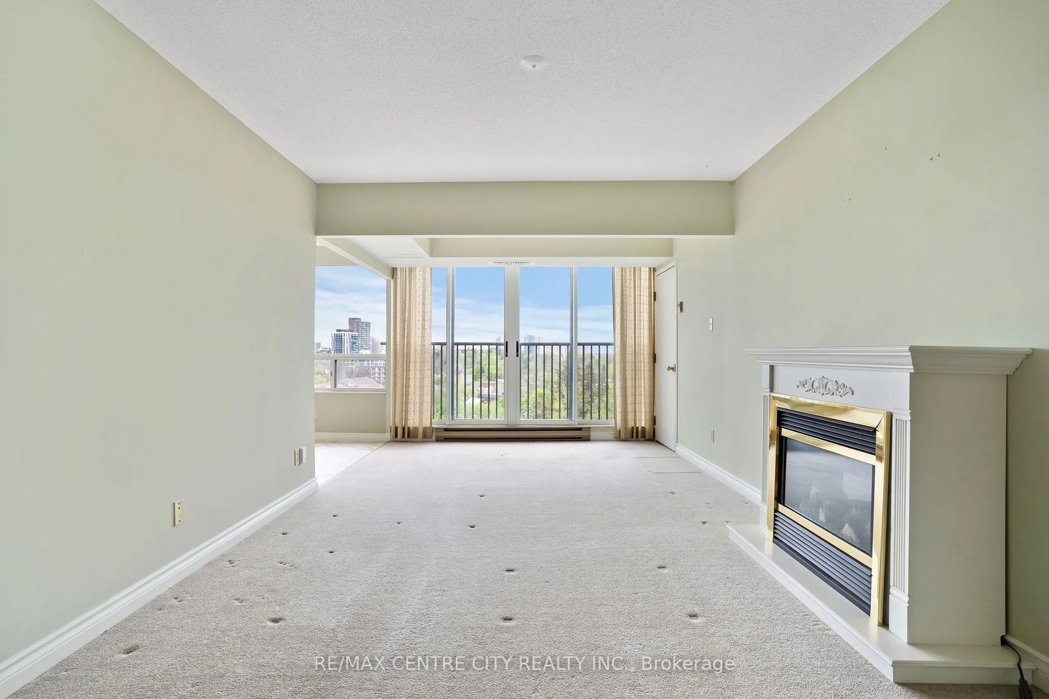 4 Willow Street, #808