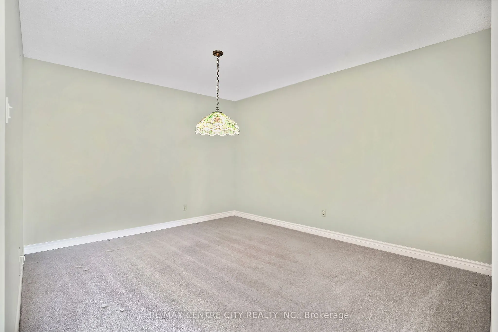 4 Willow Street, #808