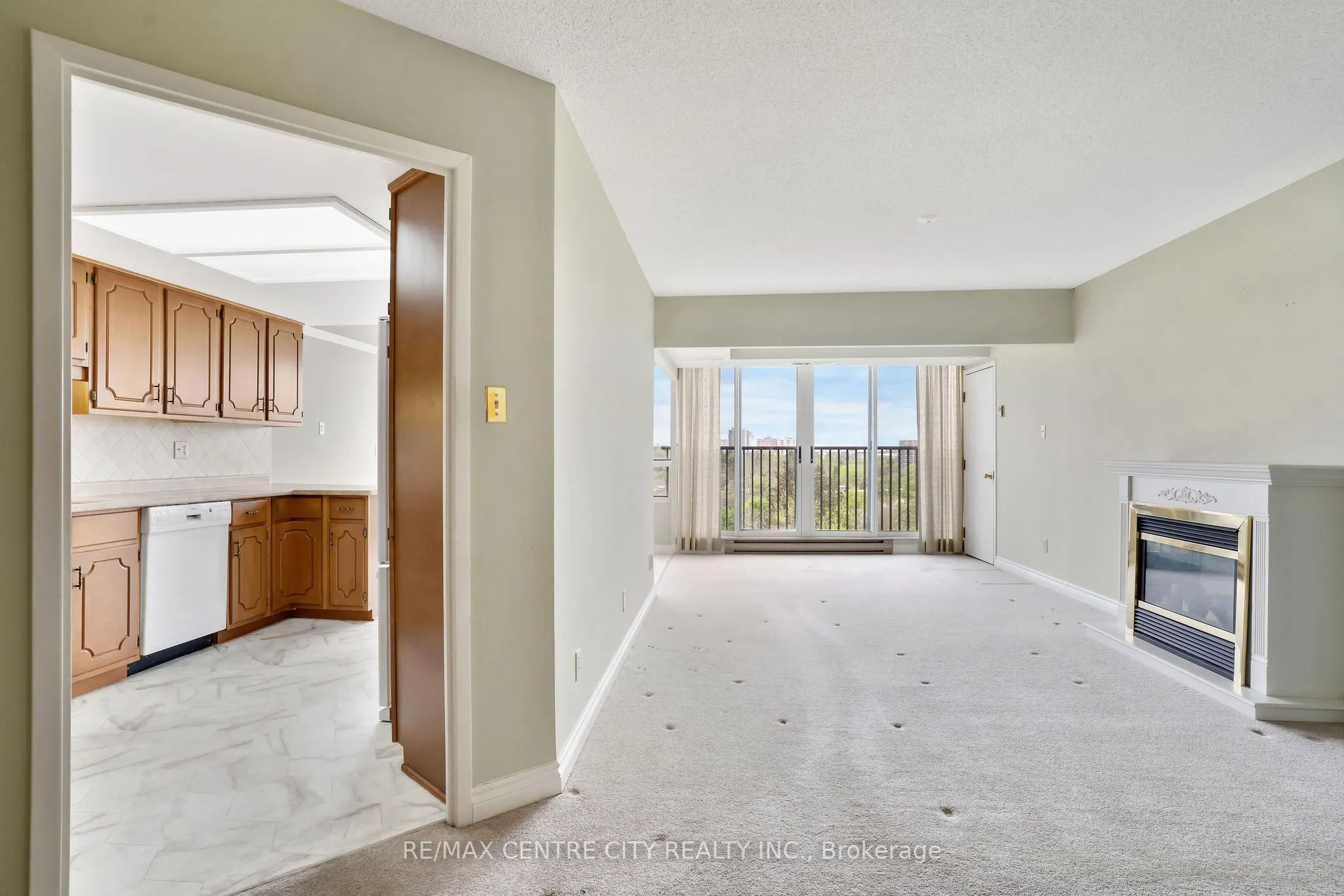 4 Willow Street, #808