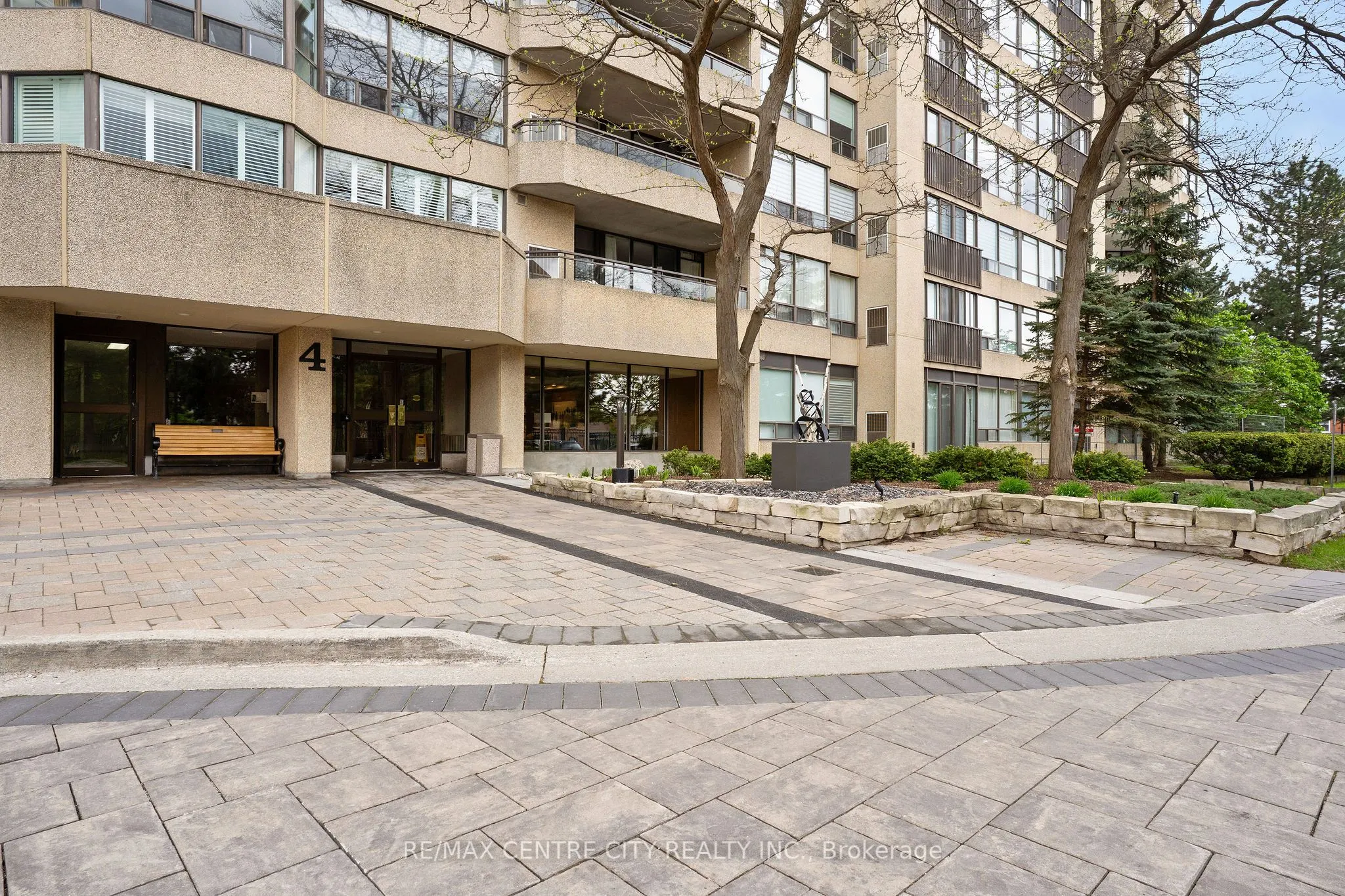 4 Willow Street, #808