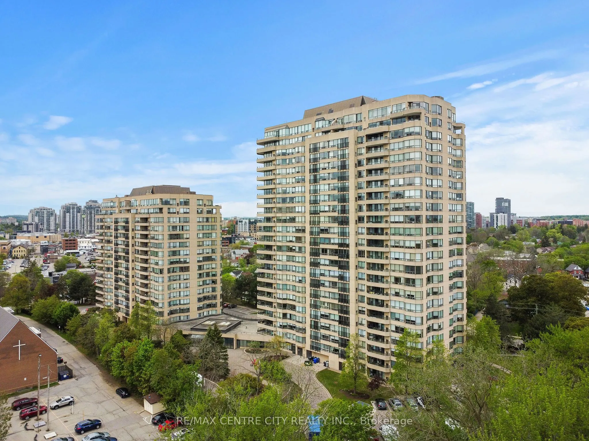4 Willow Street, #808