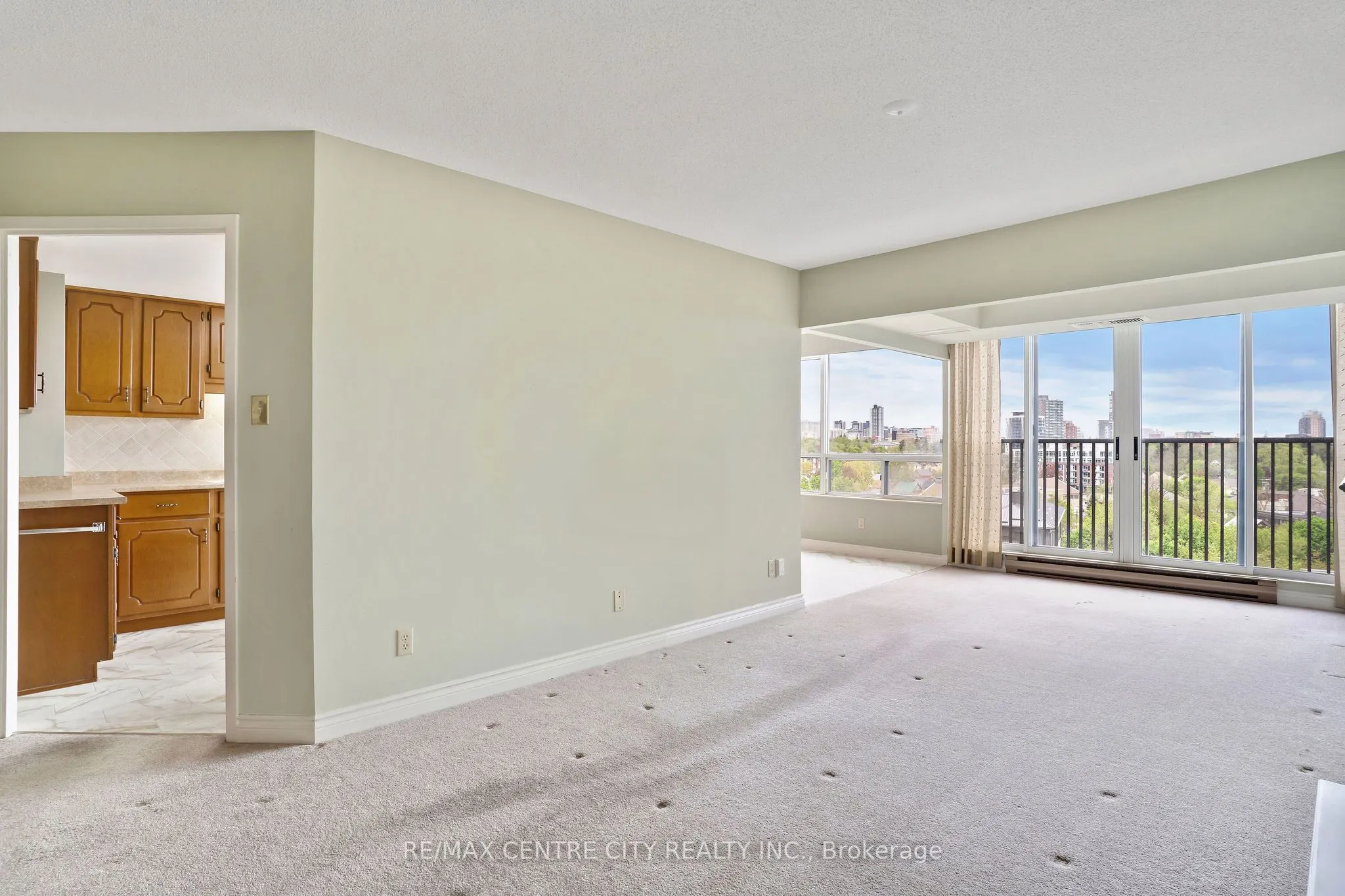 4 Willow Street, #808