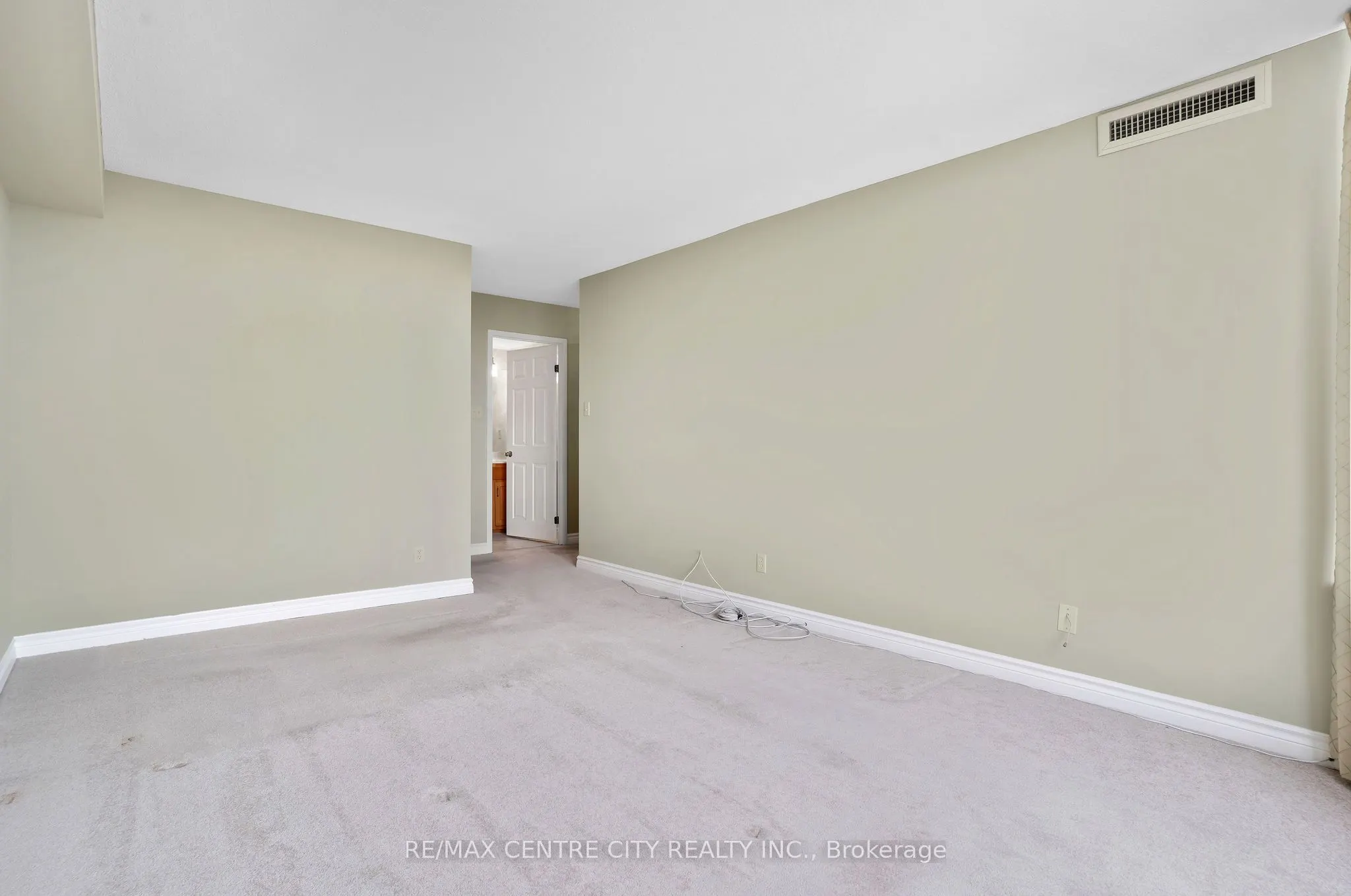 4 Willow Street, #808