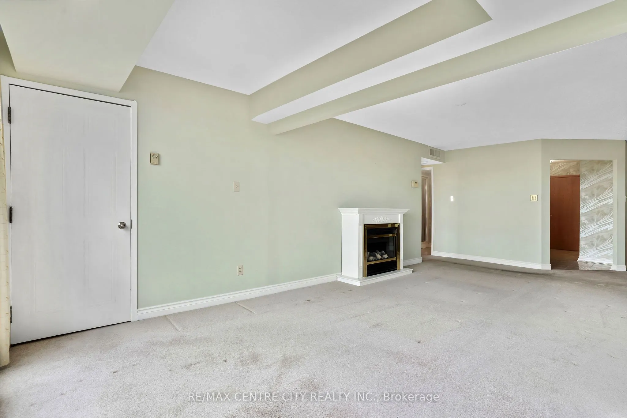 4 Willow Street, #808